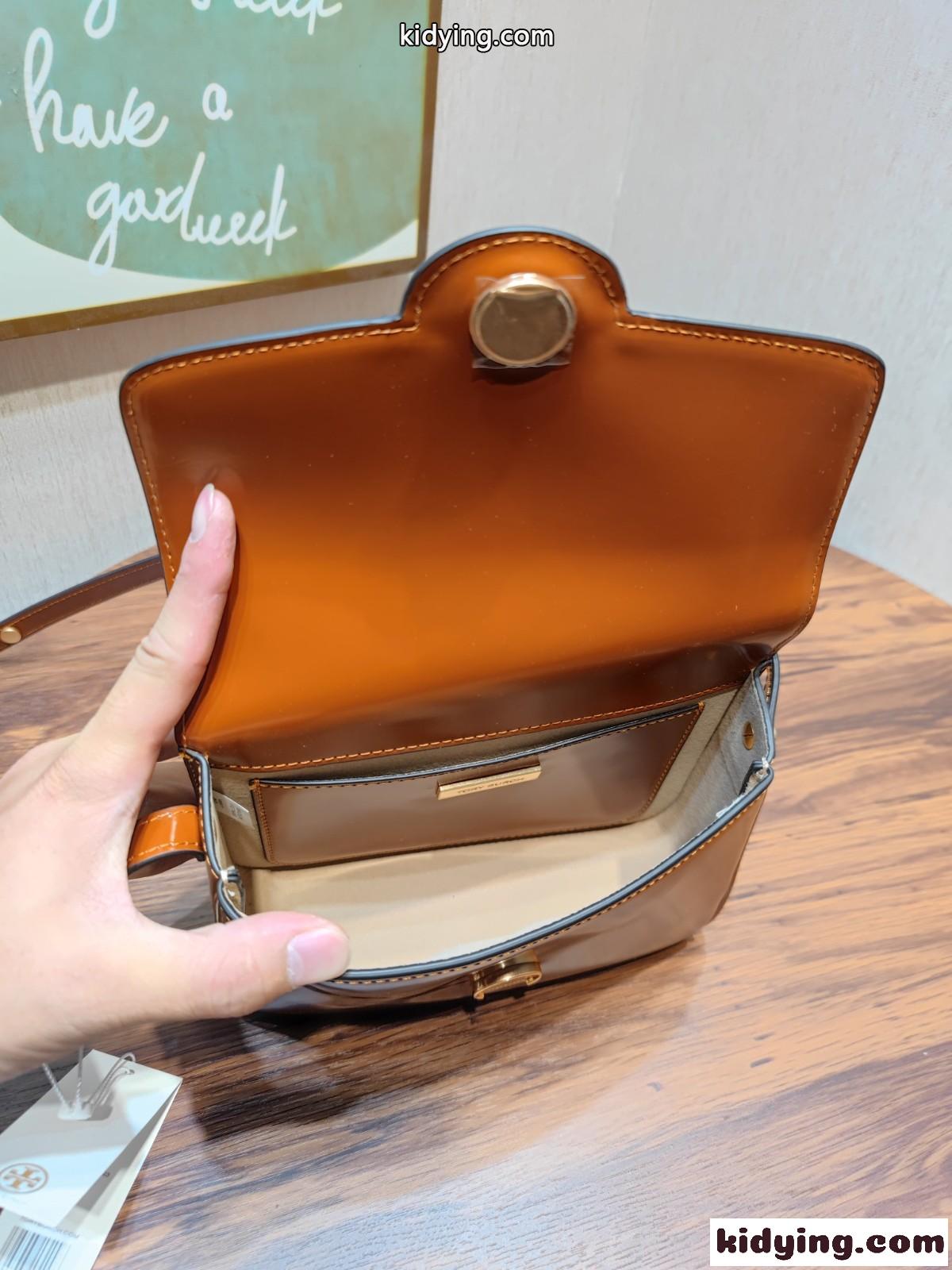 上品 パテントレザー ロビンソンバッグ トリーバーチ バッグ コピー レディース ショルダーバッグ ブラウン-3