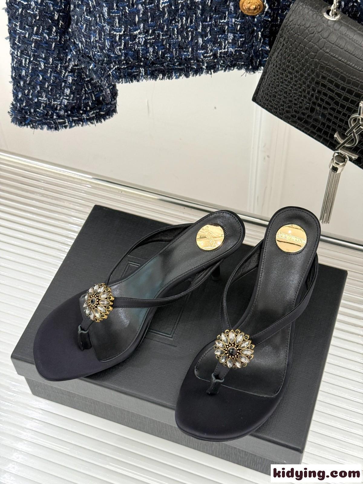 エレガント YSL ハイヒール トングサンダル イヴ・サンローラン サンダル コピー ブラック-0
