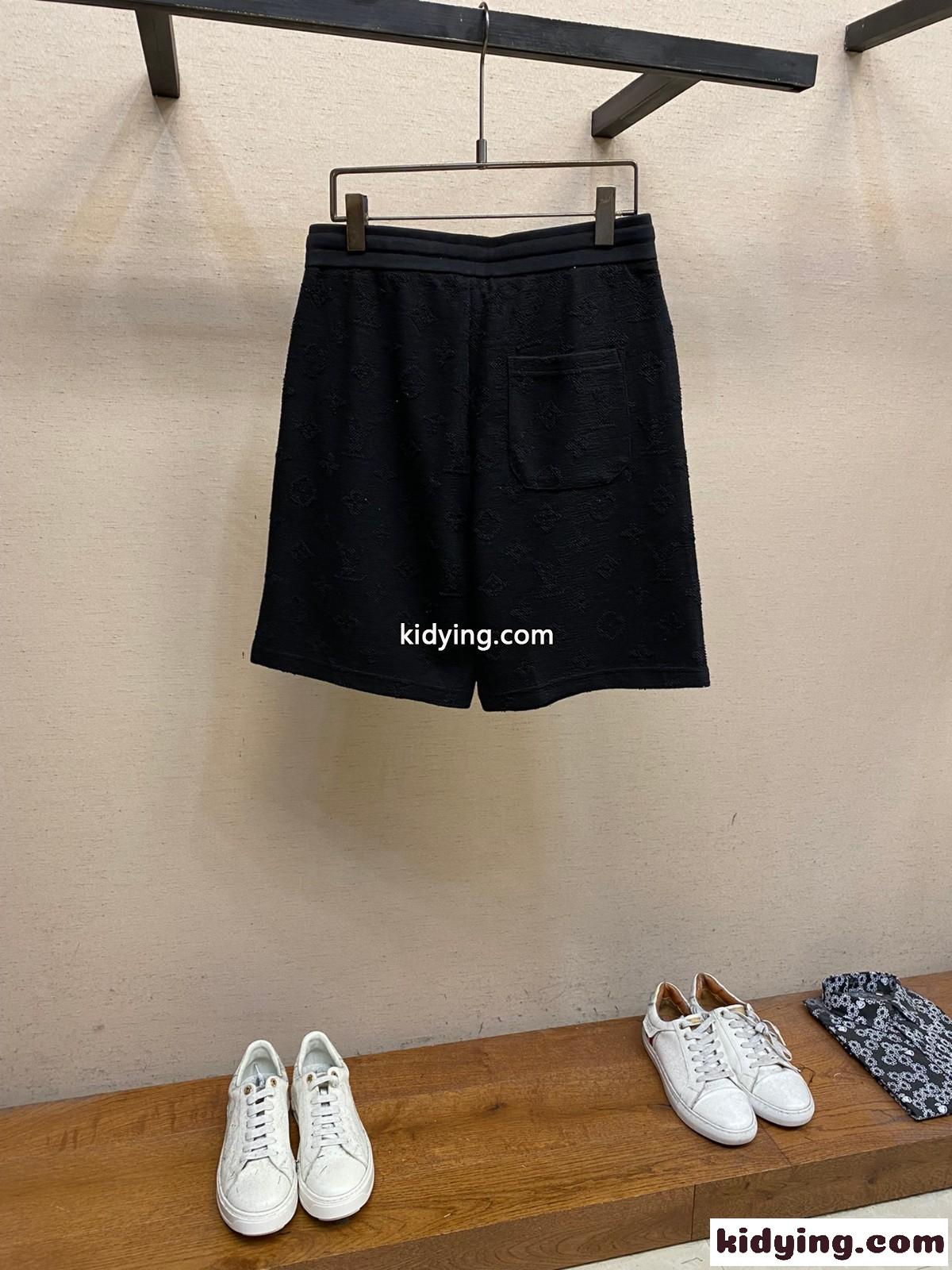 カジュアル 快適 モノグラム ルイ・ヴィトン パンツ コピー ショートパンツ ブラック-1