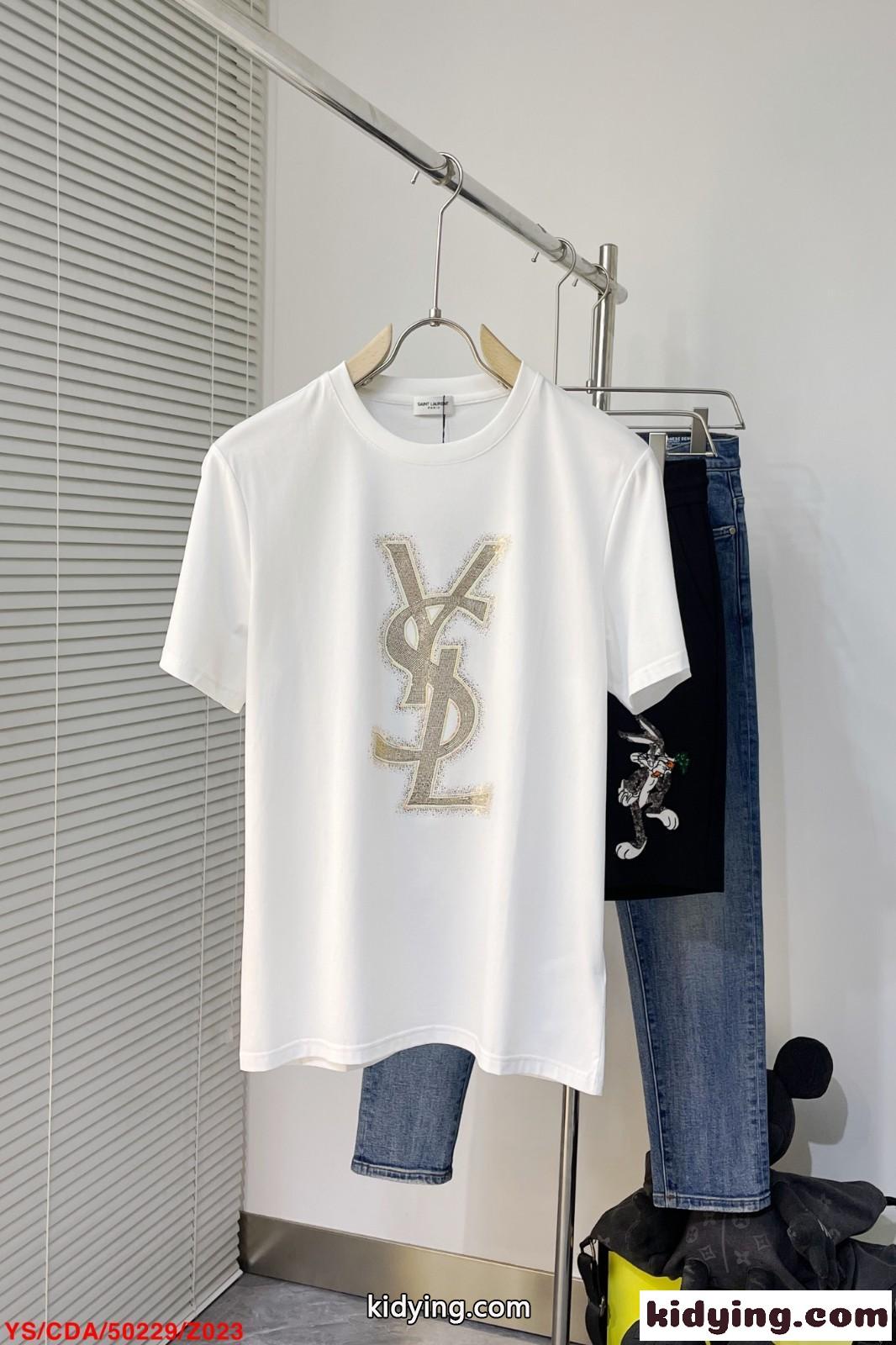 カジュアル 合わせやすい イヴ・サンローラン Tシャツ コピー クルーネック 半袖-1