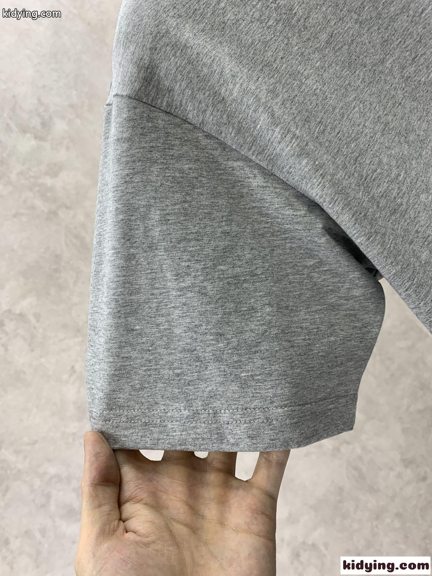 ベーシック シンプル ロゴ クルーネック 半袖Tシャツ エルメネジルド・ゼニア Tシャツ コピー グレー-3
