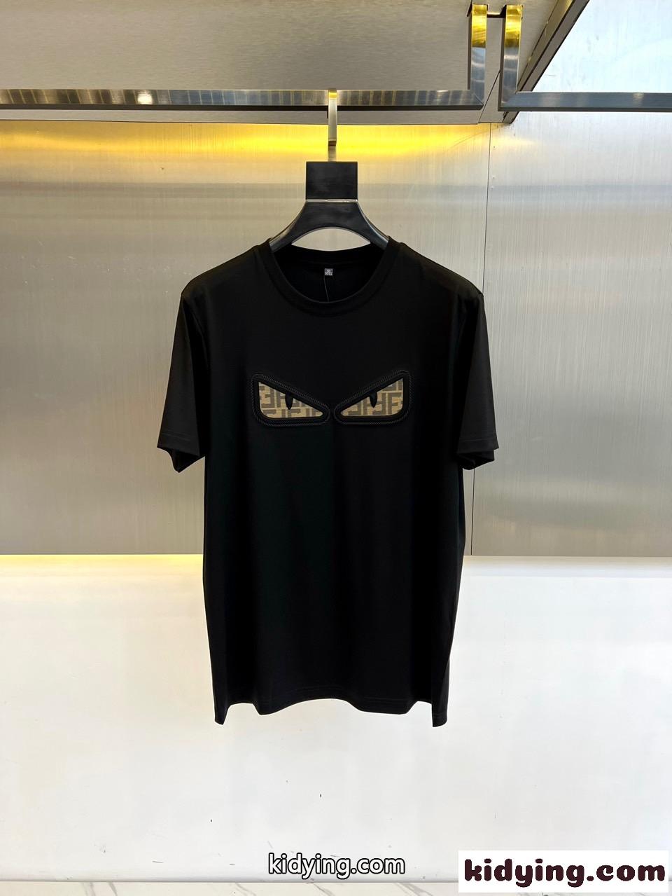シンプル おしゃれ フェンディ Tシャツ コピー クルーネック 半袖Tシャツ ブラック-0