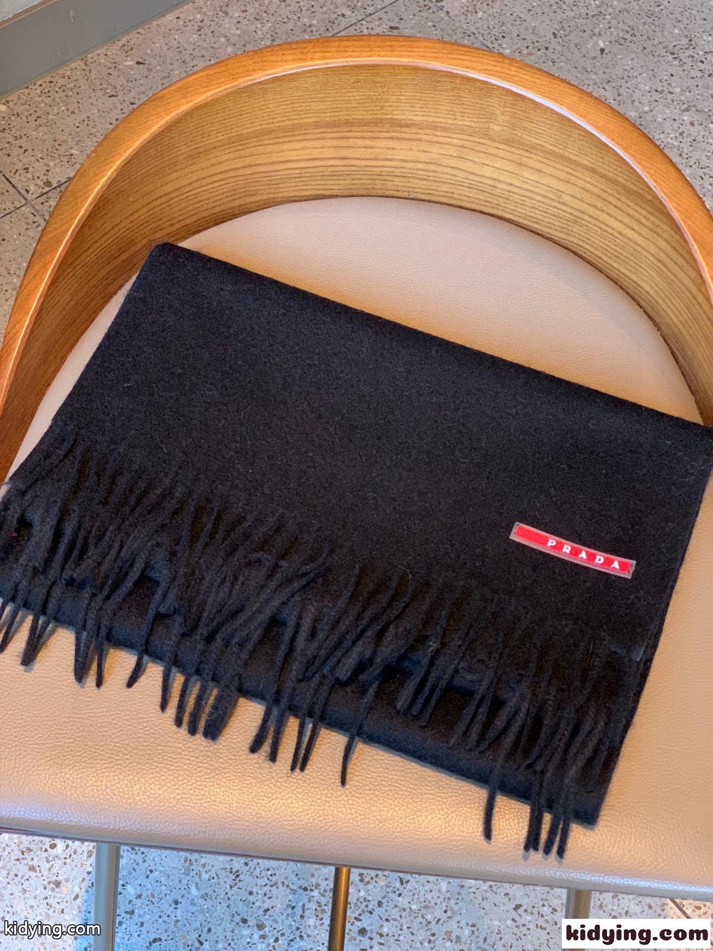 シンプル 上品 合わせやすい マフラー プラダ スカーフ コピー ブラック-1