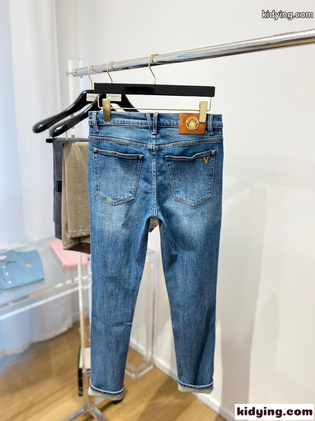 シンプル おしゃれ ヴェルサーチェ ジーンズ コピー ダメージ加工 快適 メンズ デニムパンツ-4