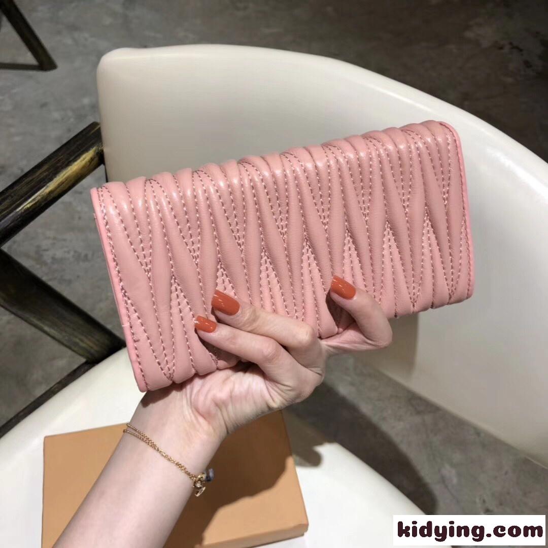 大容量 シープスキン 可愛い 人気 レディース 長財布 ミュウミュウ 財布 コピー ピンク-3