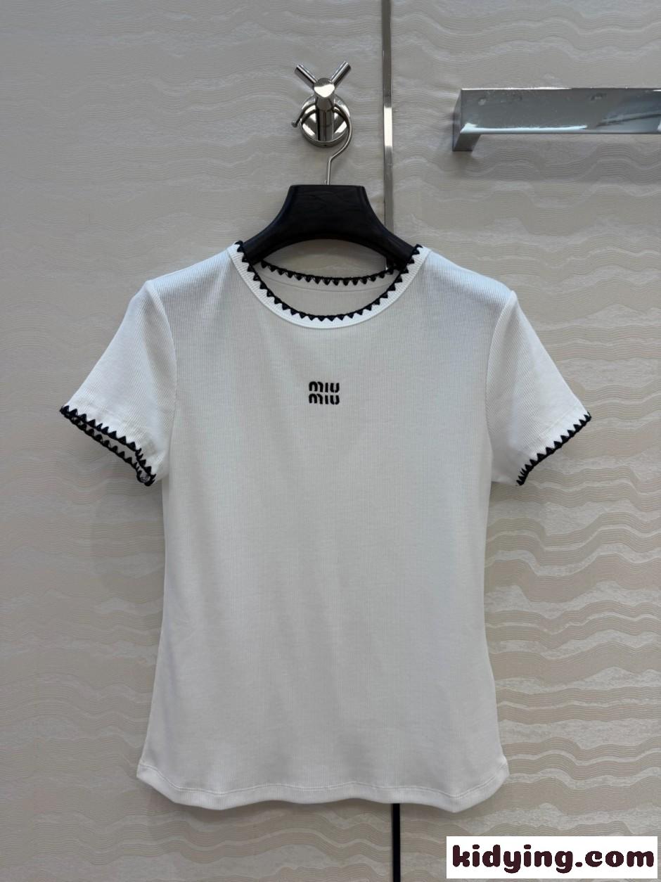 大人可愛い 洗練された リブTシャツ ミュウミュウ Tシャツ コピー ホワイト-0