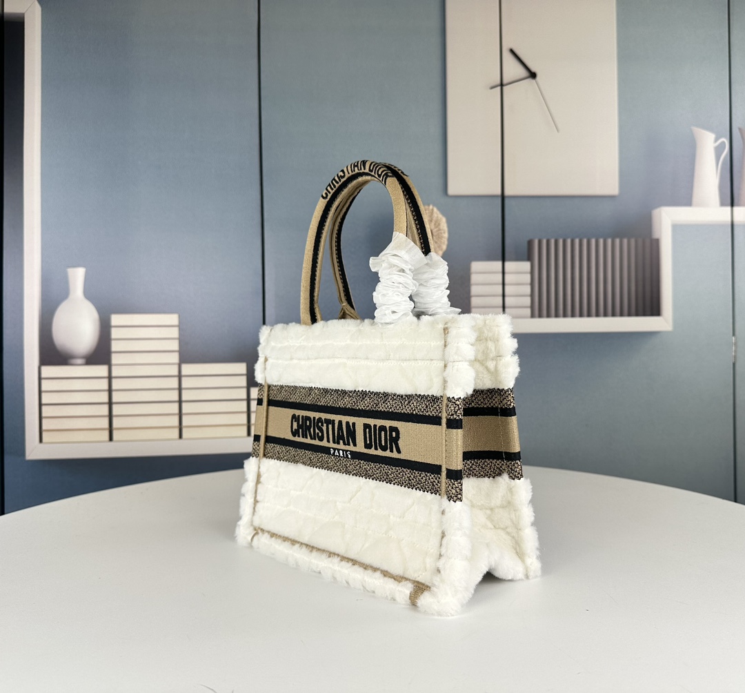 【モコモコ♥秋冬に活躍】DIOR BOOKTOTE バッグ スモール クリスチャン・ディオール バッグ コピー-4