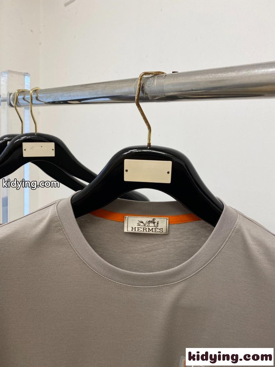 異素材ディテール クルーネック 半袖Tシャツ エルメス Tシャツ 偽物 グレージュ-1