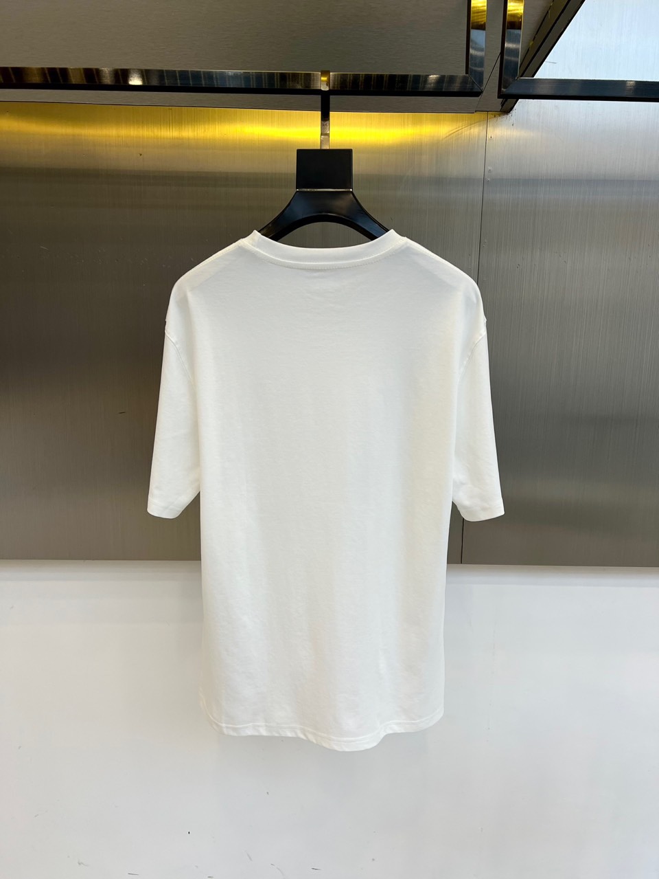 お洒落 サークルロゴ 半袖Tシャツ モンクレール Tシャツ 偽物 ホワイト-1