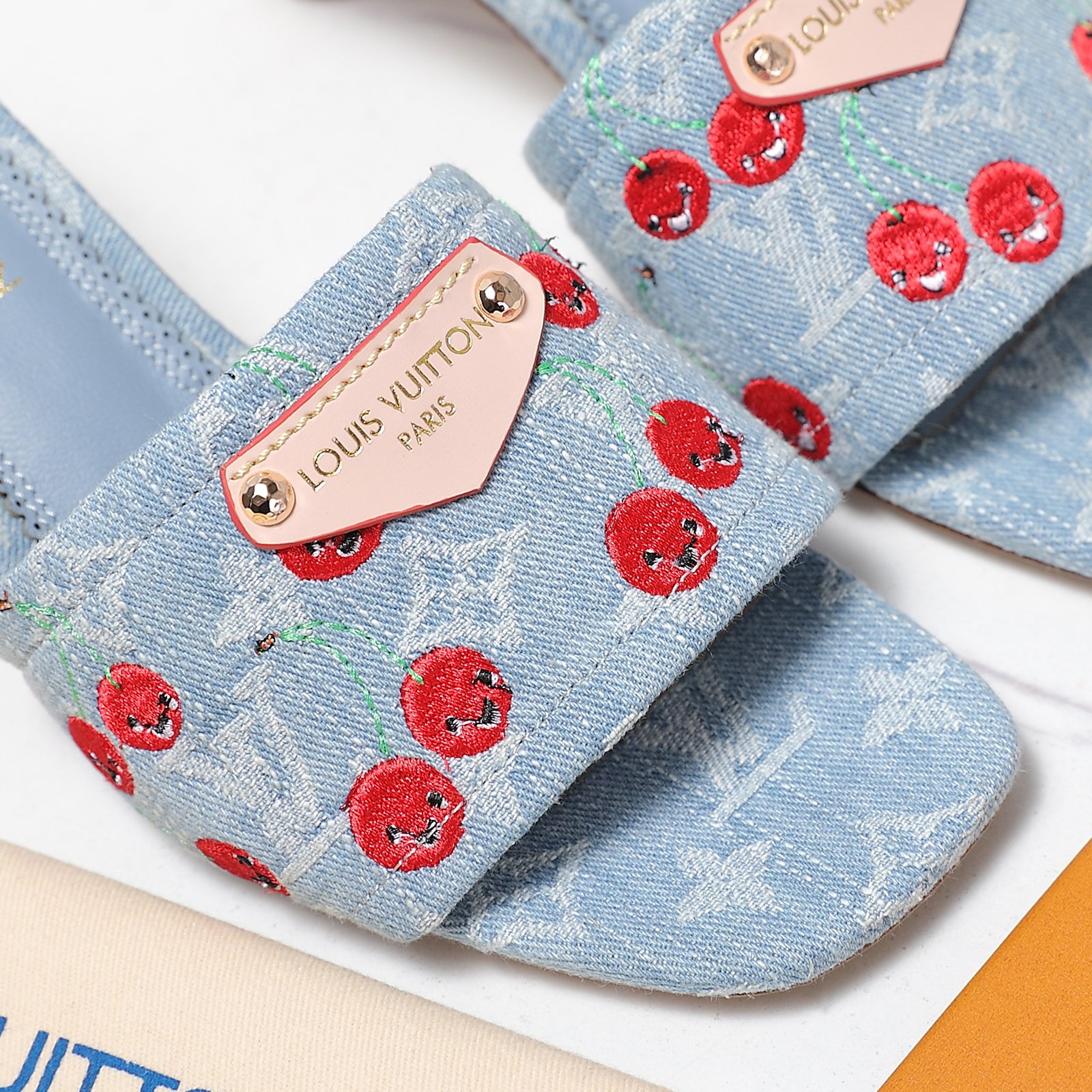 ルイ・ヴィトン サンダル スーパーコピー N級品 注目コラボ LV × TM リリー ミュール-3