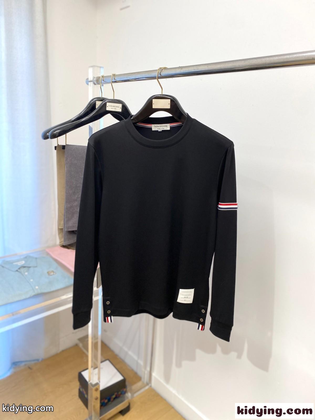 定番 お洒落 長袖Tシャツ トムブラウン Tシャツ 偽物 クルーネック ブラック-0