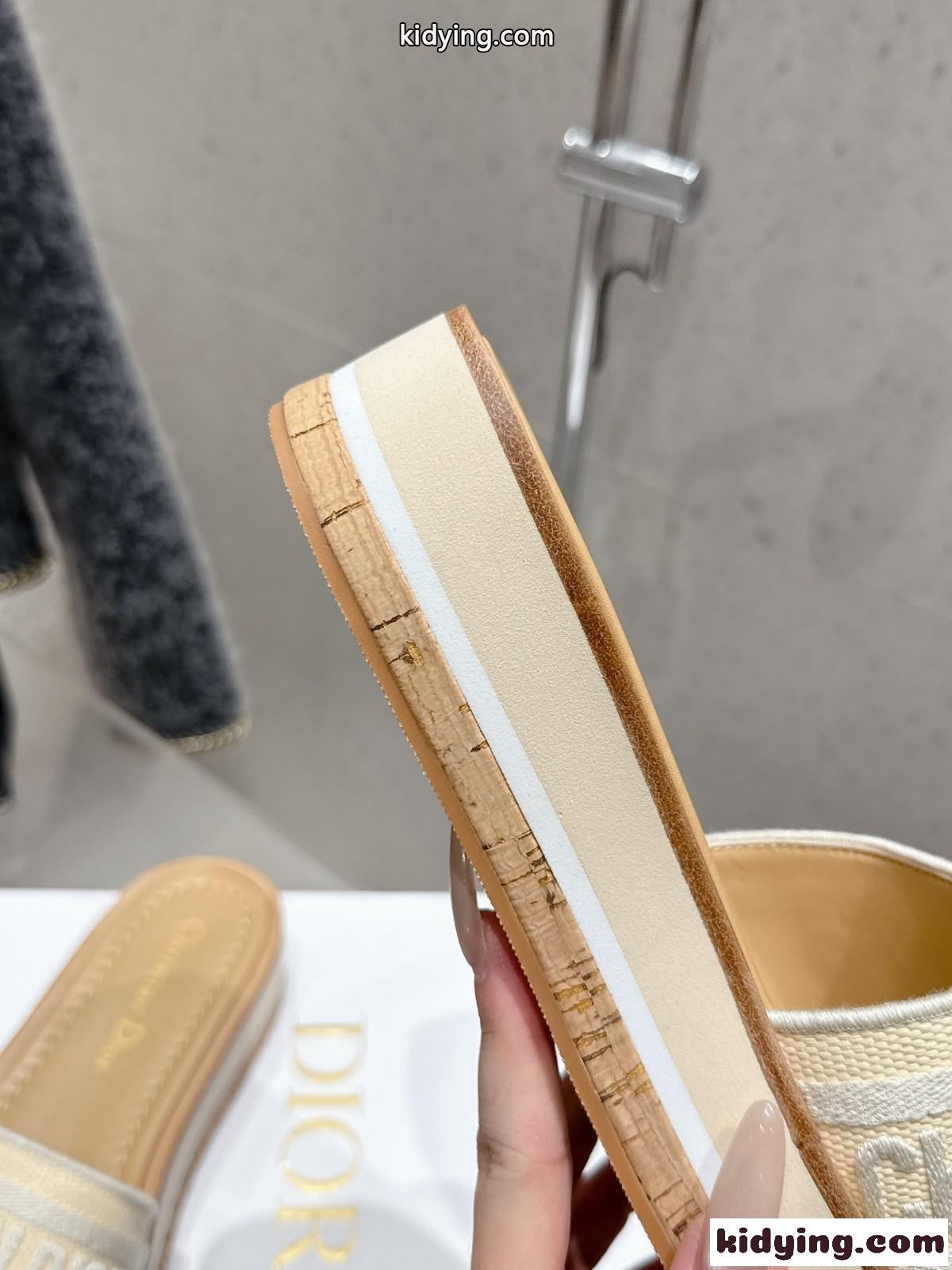 厚底でスタイルアップ♪ディオール Dway プラットフォームスライド スーパーコピー-3