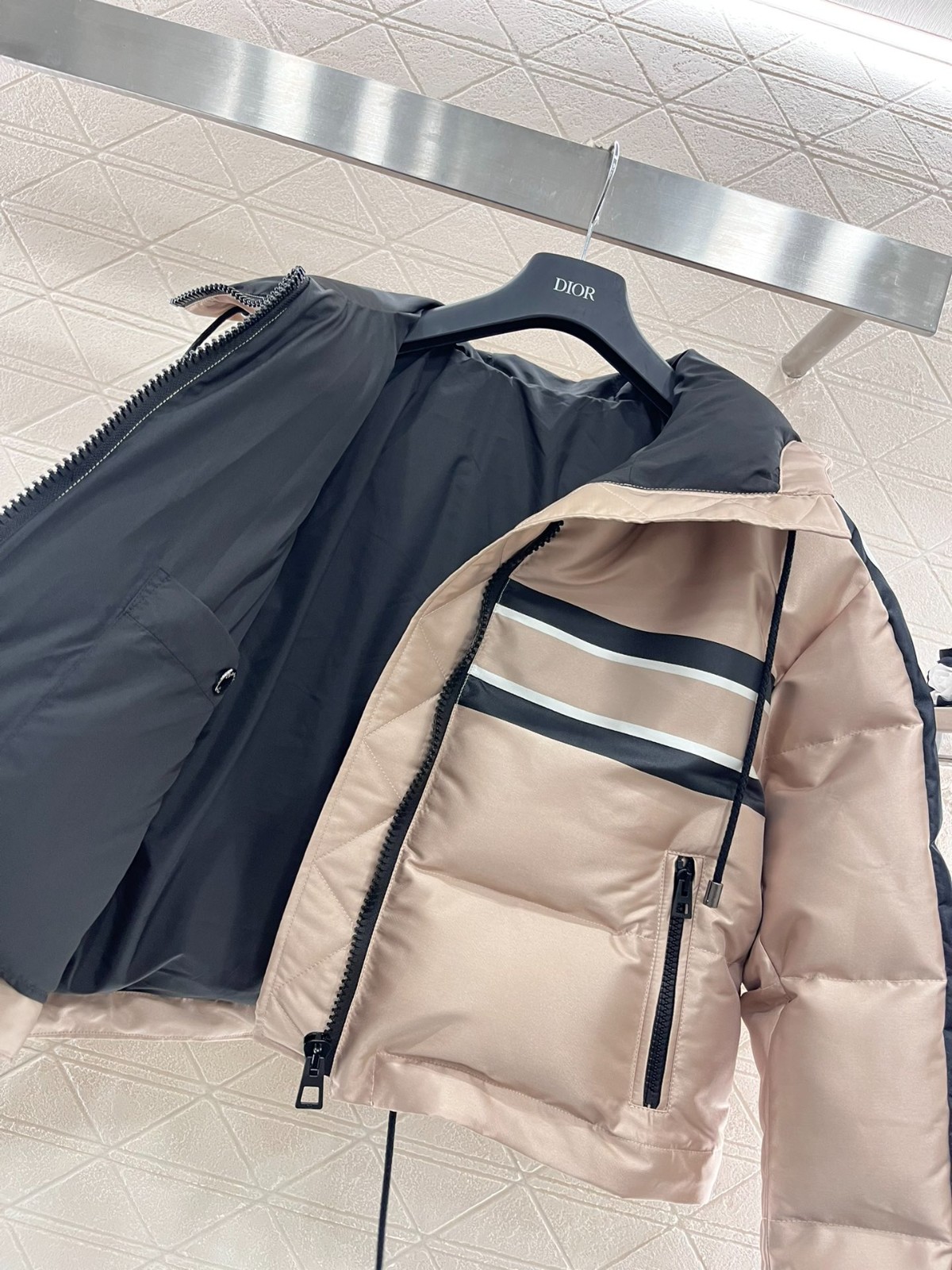 DiorAlps クロップド パファージャケット クリスチャン・ディオール ダウンジャケット コピー-4