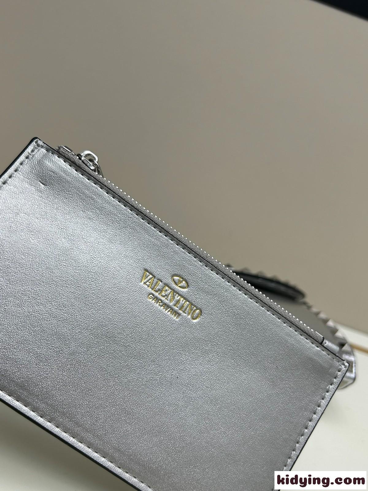 定番 ロックスタッズ ショルダーバッグ ヴァレンティノ バッグ コピー シルバー-2