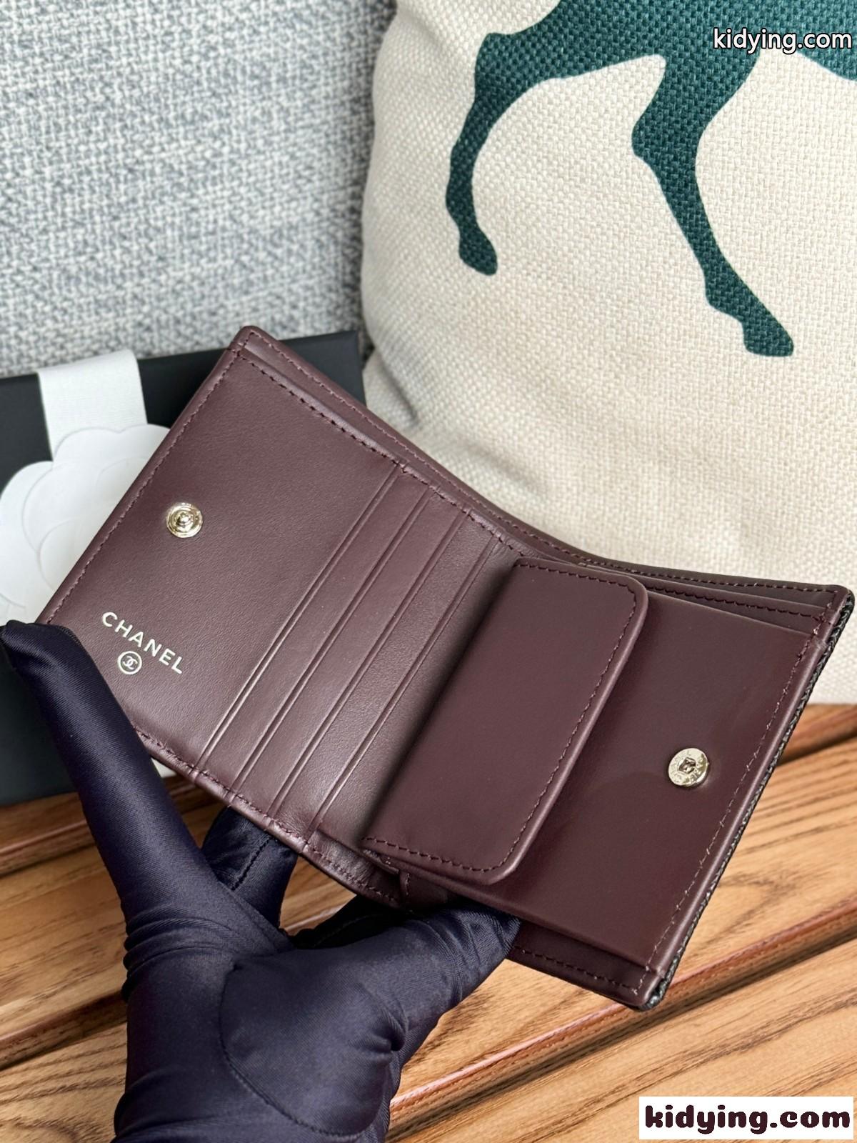 シャネル 財布 スーパーコピー キルティング CCロゴ 2つ折り財布 ブラック-0