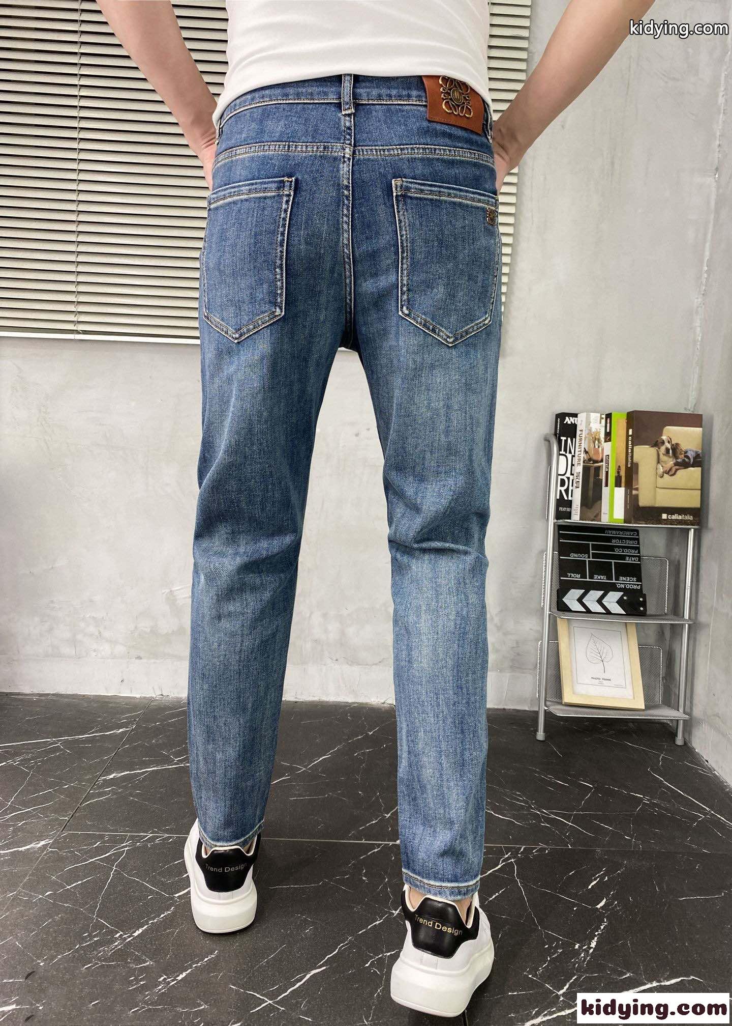 カジュアル ゆったり ロエベ ジーンズ コピー メンズ デニムパンツ ロングパンツ ファッション 合わせやすい-0