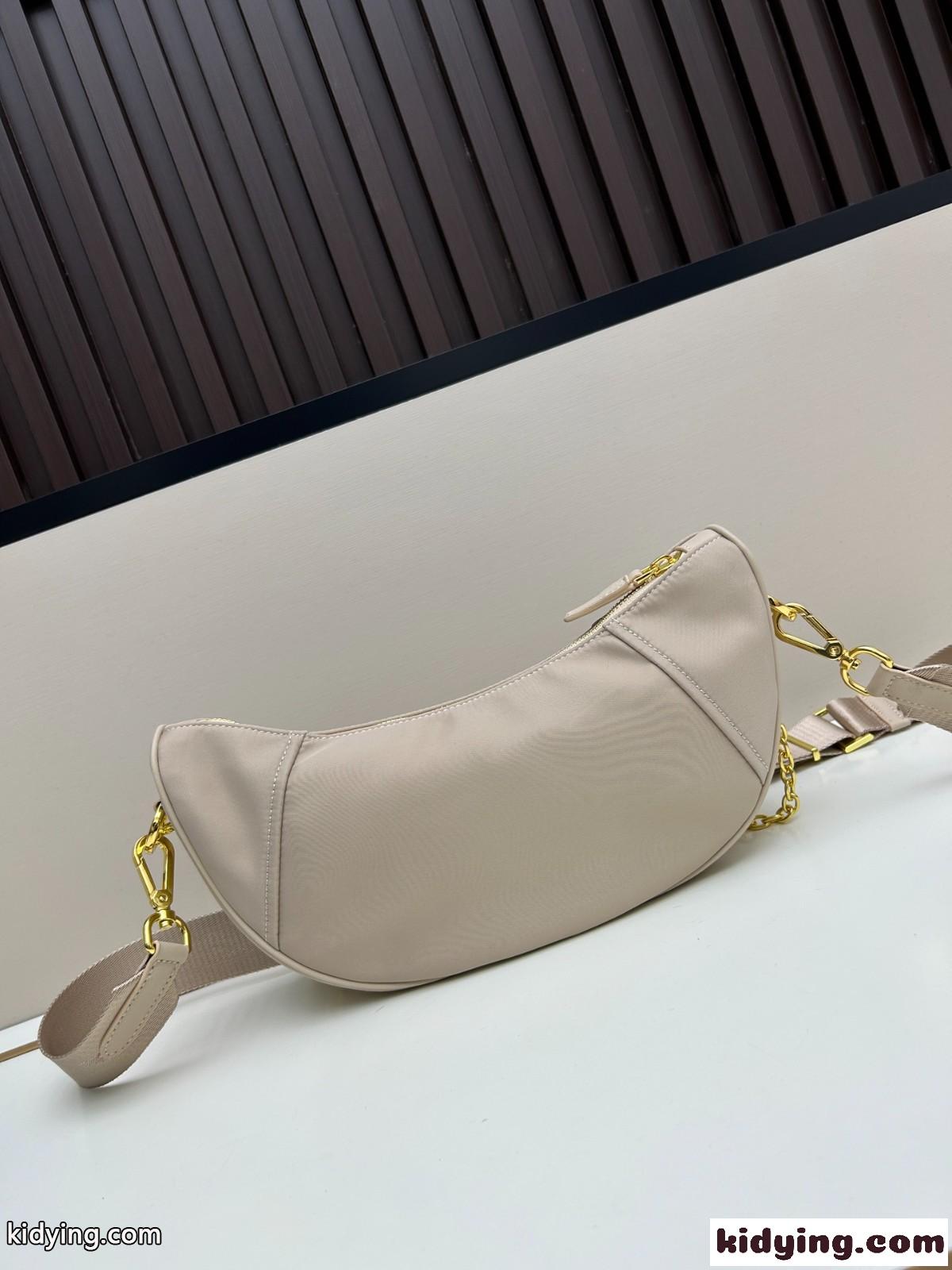 プラダ ドゥミ・リュンヌ Re-Nylon ショルダーバッグ コピー ベージュ-1