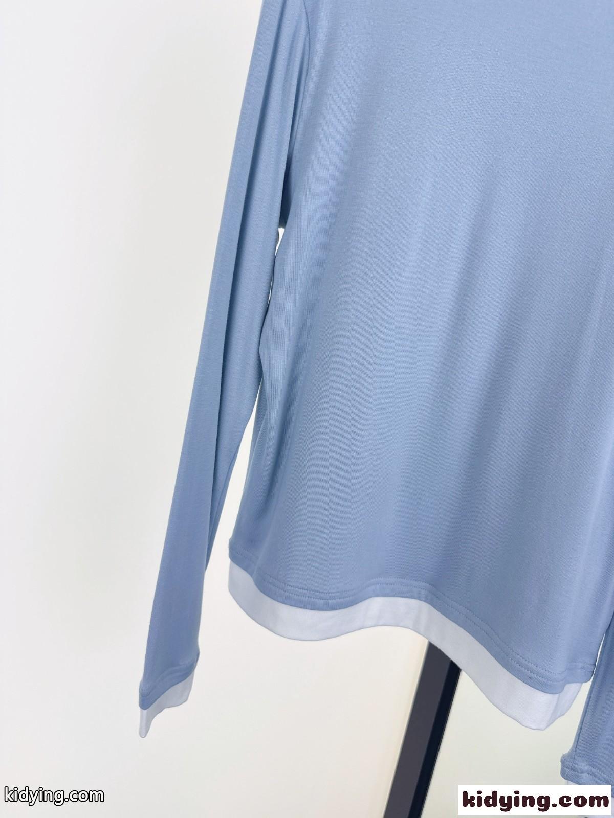 洗練された お洒落 重ね着風 長袖Tシャツ モンクレール Tシャツ 偽物 ブルー-1
