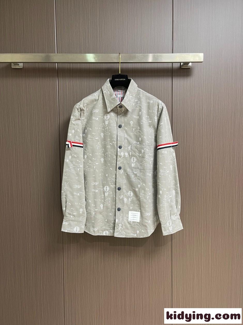 遊び心あふれる プリント ボタンダウンシャツ トムブラウン シャツ 偽物-0