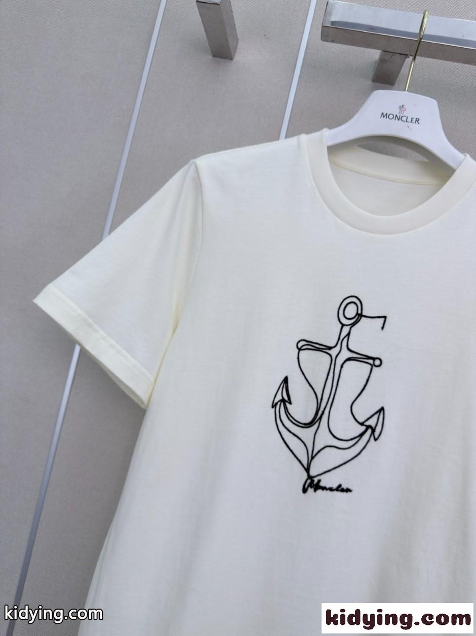 お洒落 アンカーモチーフ クルーネック半袖Tシャツ モンクレール Tシャツ 偽物 オフホワイト-0
