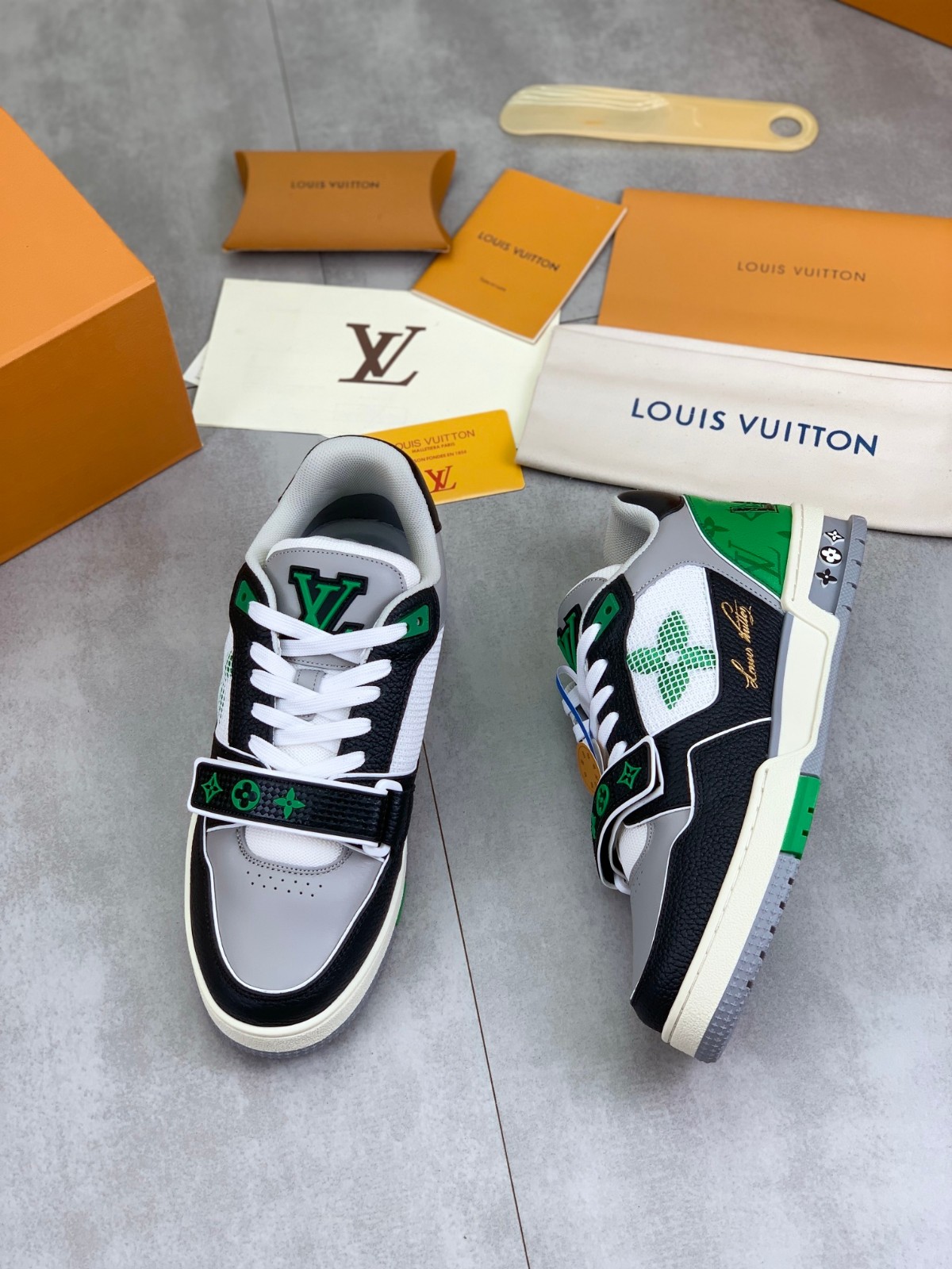 LV トレイナー・ライン ルイヴィトン スニーカー スーパーコピー グリーン-2