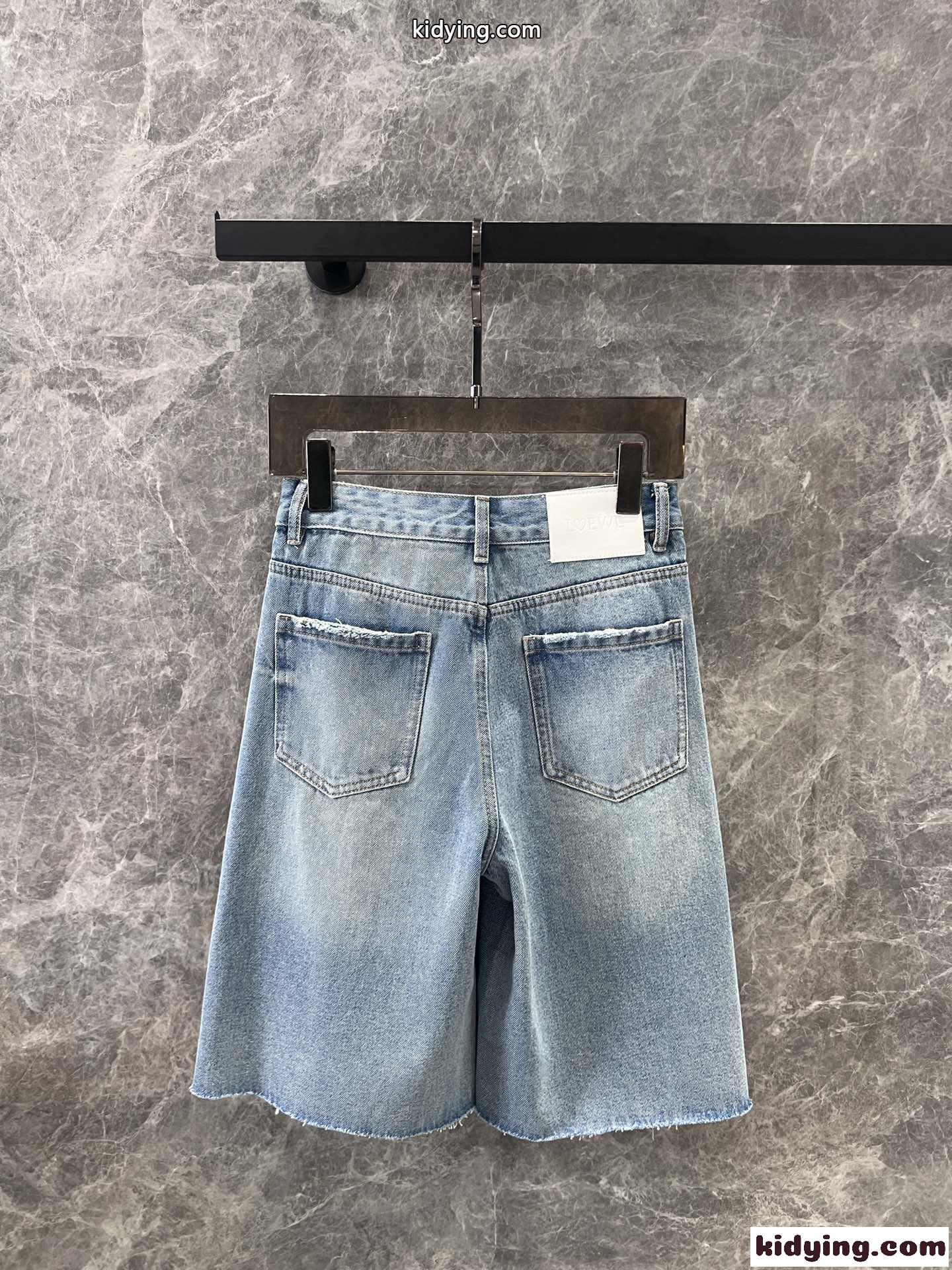デニム ショートパンツ ロエベ パンツ コピー ゆったり 合わせやすい-1
