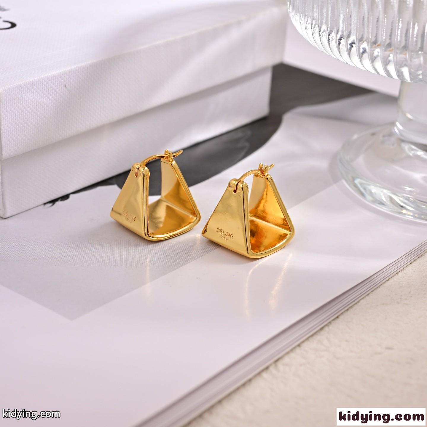 大人気 セリーヌ アブストラクトフォーム ピラミッド フープピアス コピー-3