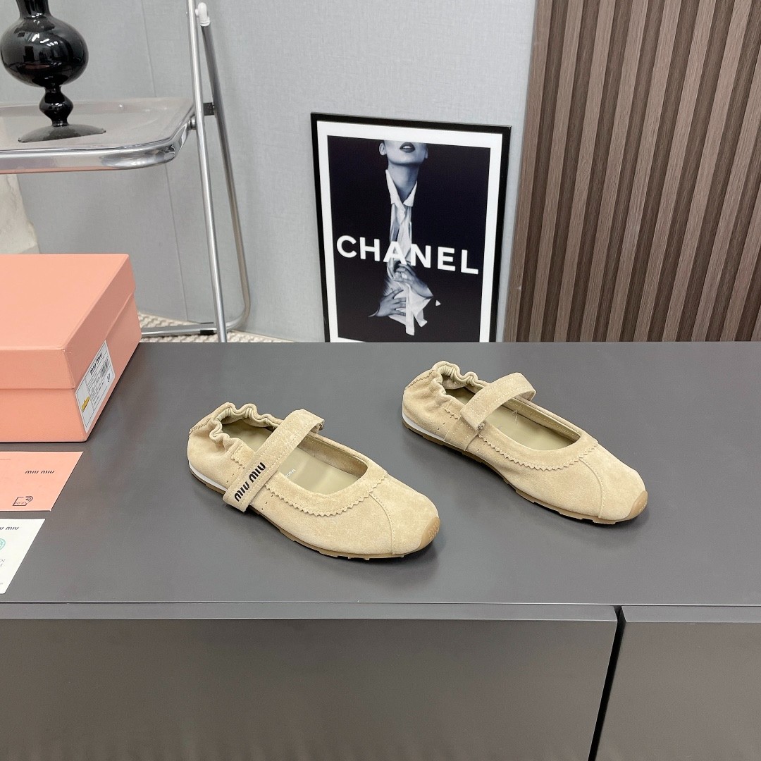 大人かわいい バレリーナ ミュウミュウ シューズ スーパーコピー バレエシューズ カーキ-1