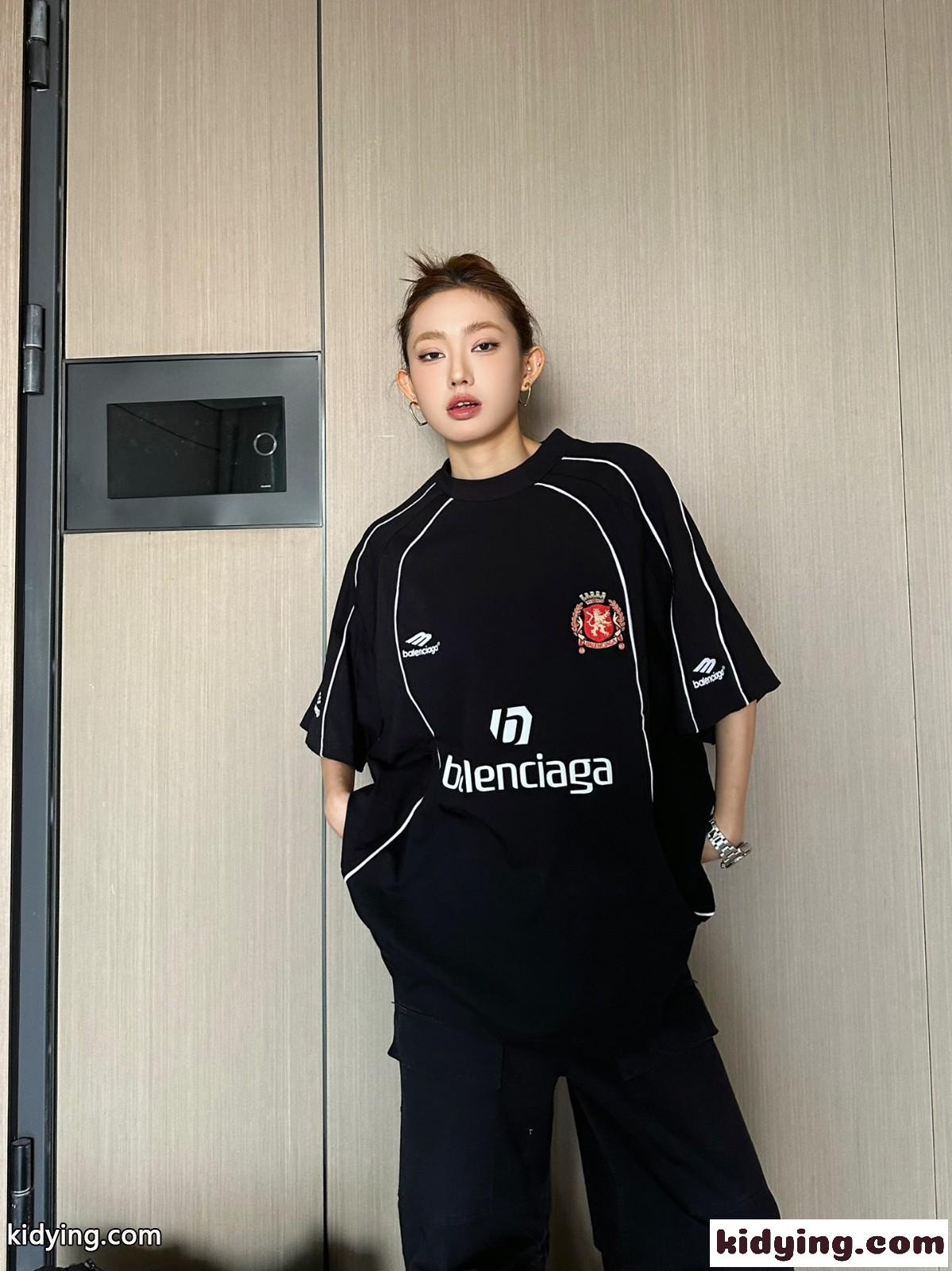 ユニセックス オーバーサイズ PARIS SOCCER 半袖Tシャツ バレンシアガ Tシャツ 偽物 ブラック-4