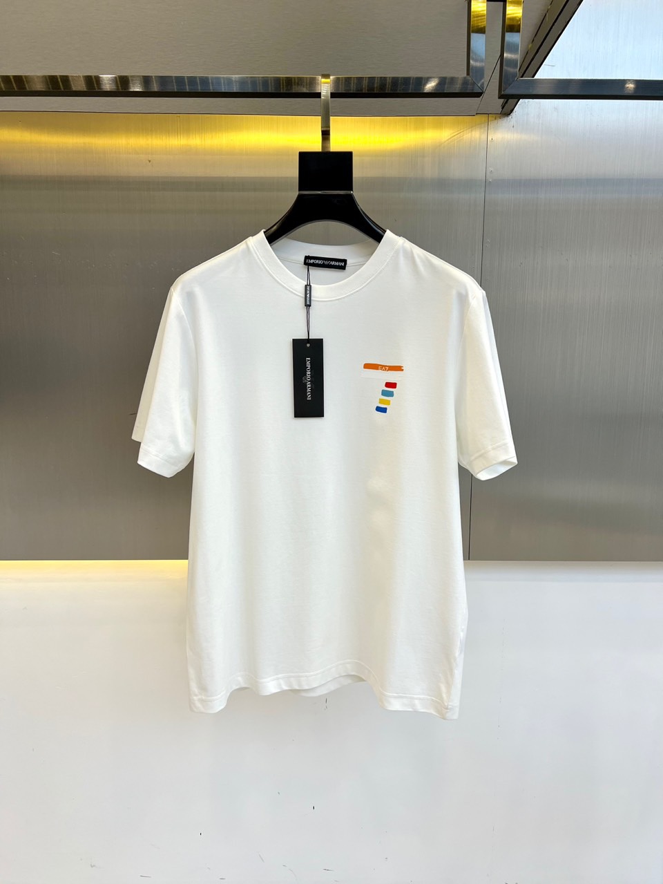 シンプル ロゴ クルーネック アルマーニ Tシャツ 偽物 半袖Tシャツ ホワイト-0