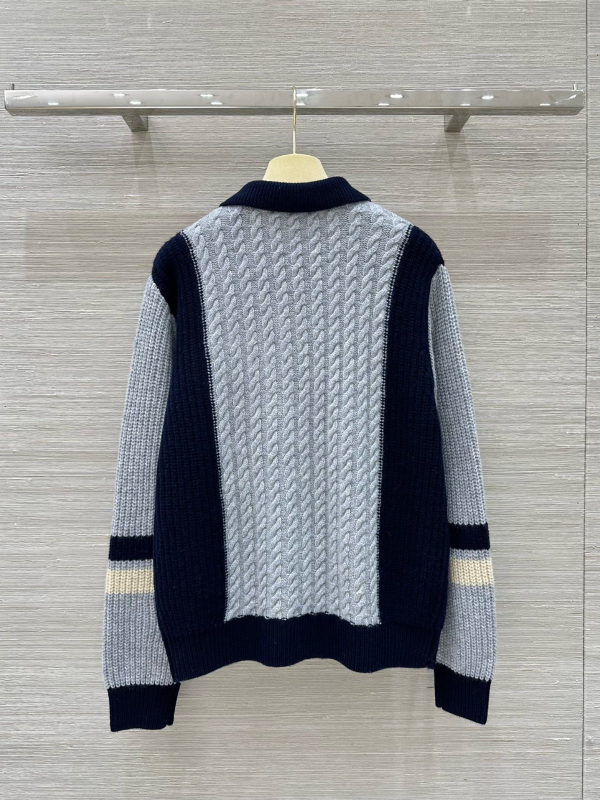 カジュアル 襟付き ウールカーディガン ミュウミュウ ニット コピー グレー-4