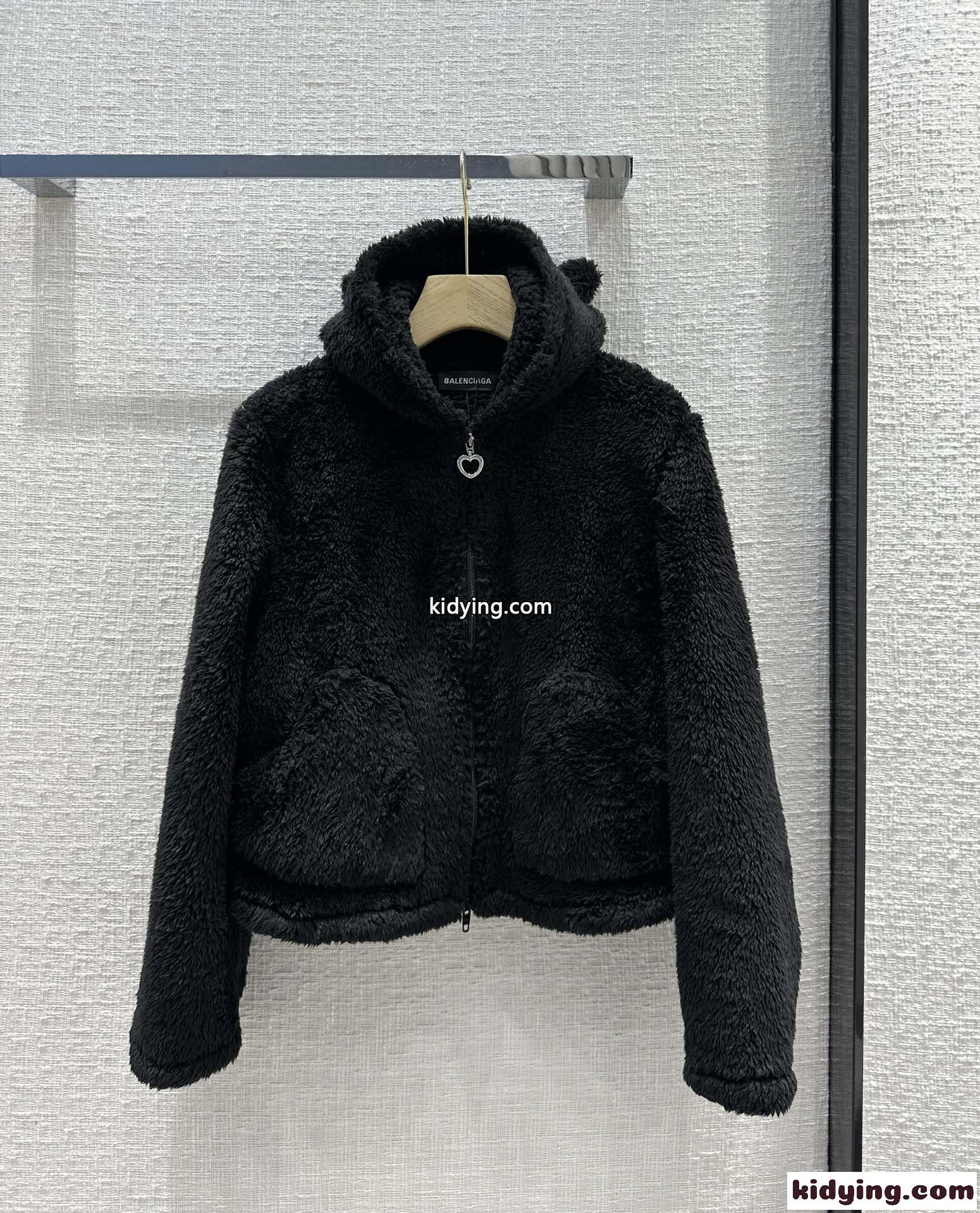 新作 バレンシアガ SOFTWEAR HEART ジップアップ HOODIE コピー ブラック-0