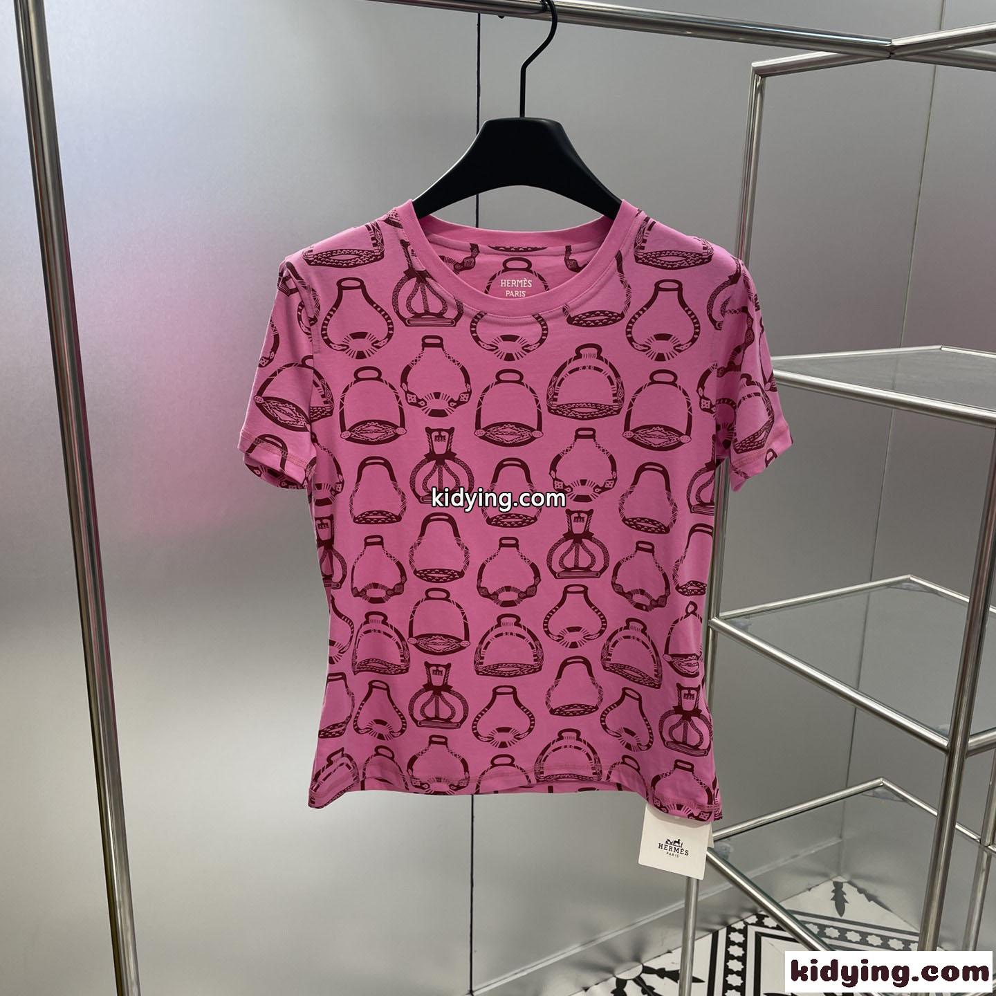春夏新作 鐙の幻想 プリント スリム 半袖Tシャツ エルメス Tシャツ コピー ピンク-1