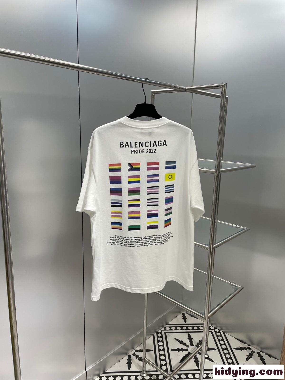 男女兼用 カジュアル バレンシアガ 半袖tシャツ コピー 体型カバー お洒落 ゆったり トップス-1