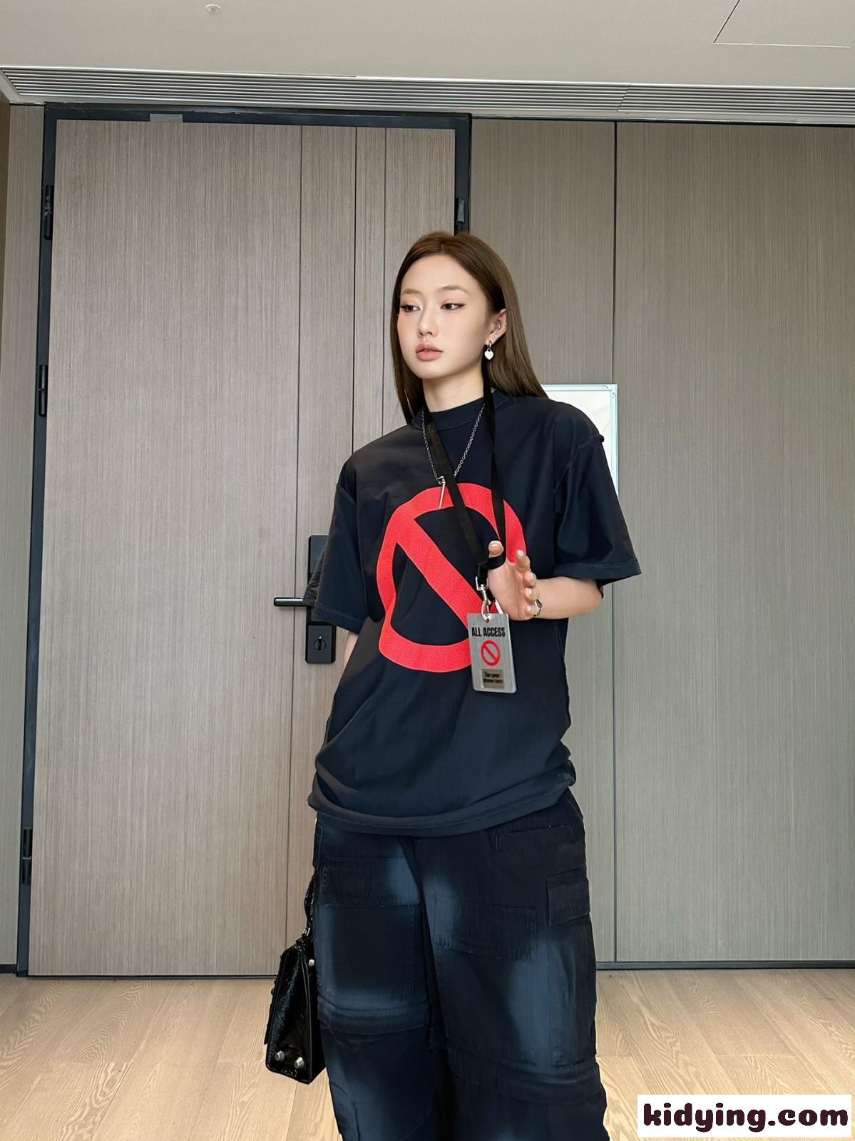ユニセックス オーバーサイズ バレンシアガ Tシャツ コピー プリント 半袖Tシャツ ブラック-4