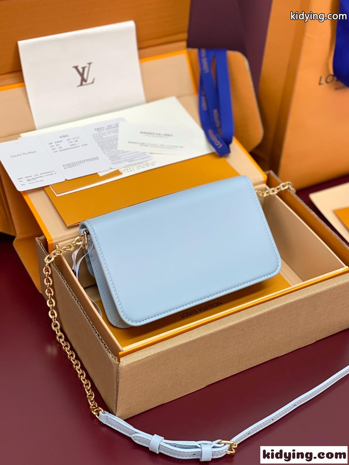 ルイ・ヴィトン スーパーコピー M14564 ウォレット オン チェーン・LV ブルーム ブラック-1