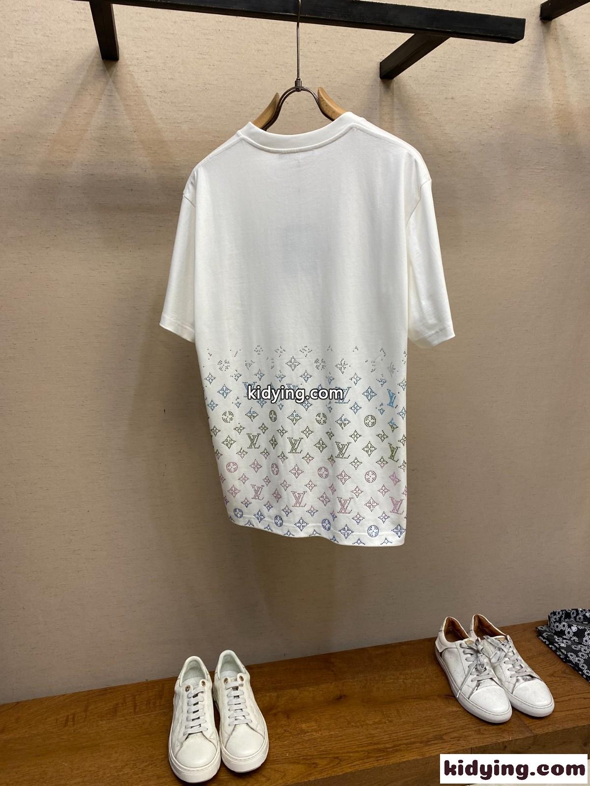 ルイ・ヴィトン Tシャツ コピー モノグラム グラディエント エンベリッシュド ショートスリーブクルーネック ホワイト-1