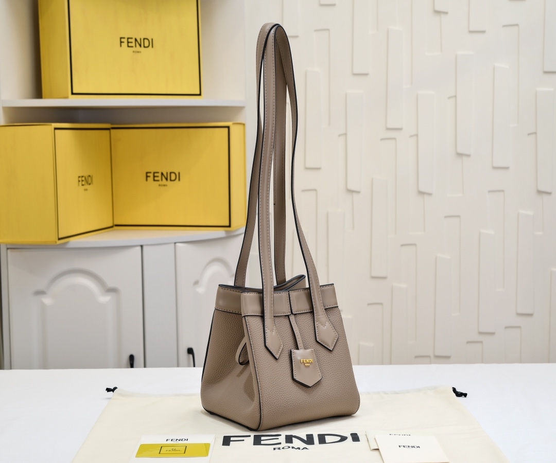 フェンディ バッグ コピー Fendi Origami スモール グレーレザー 変形ミニバッグ-1