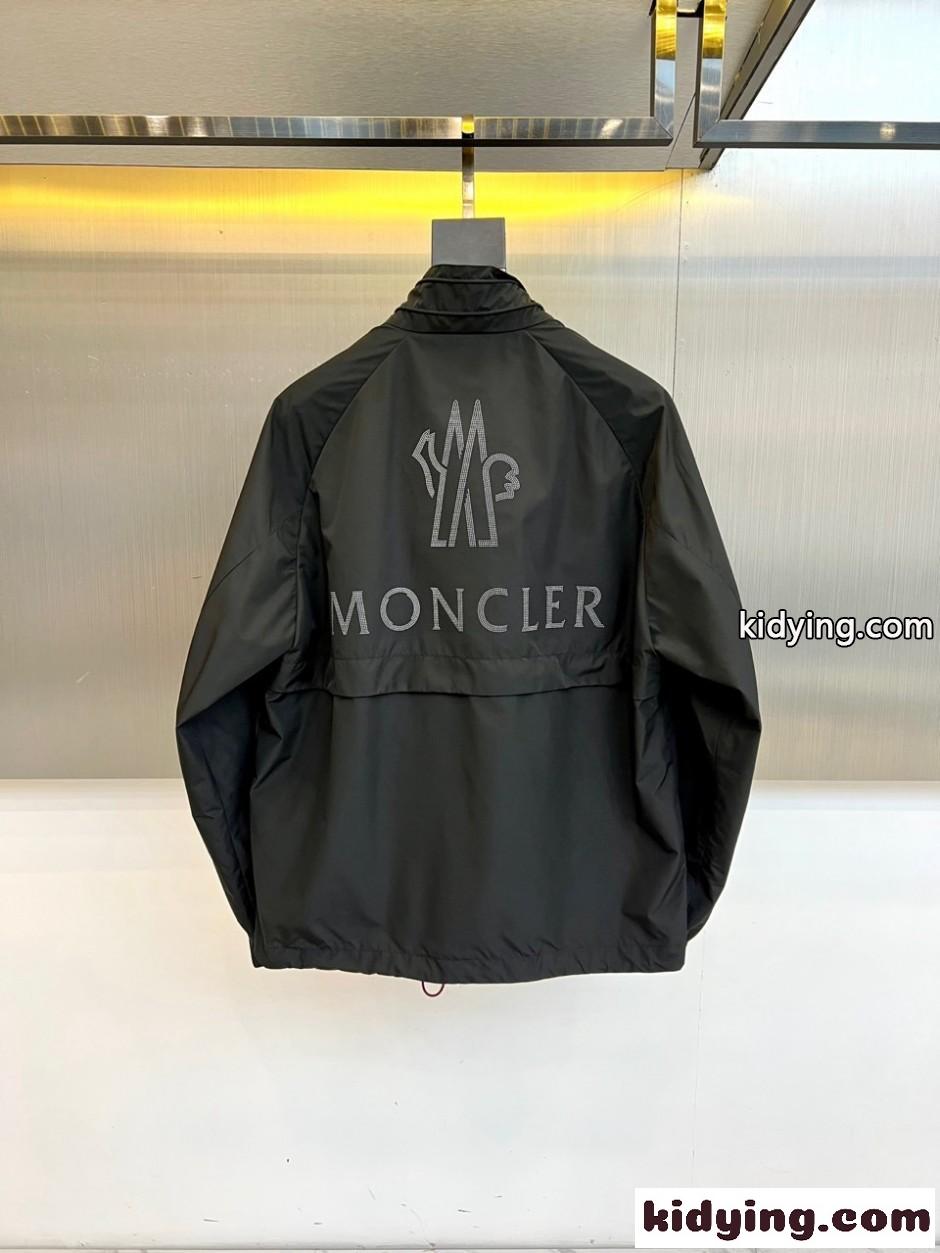 シンプル ロゴ入り スタンドカラー ブルゾン モンクレール ジャケット 偽物 ブラック-4