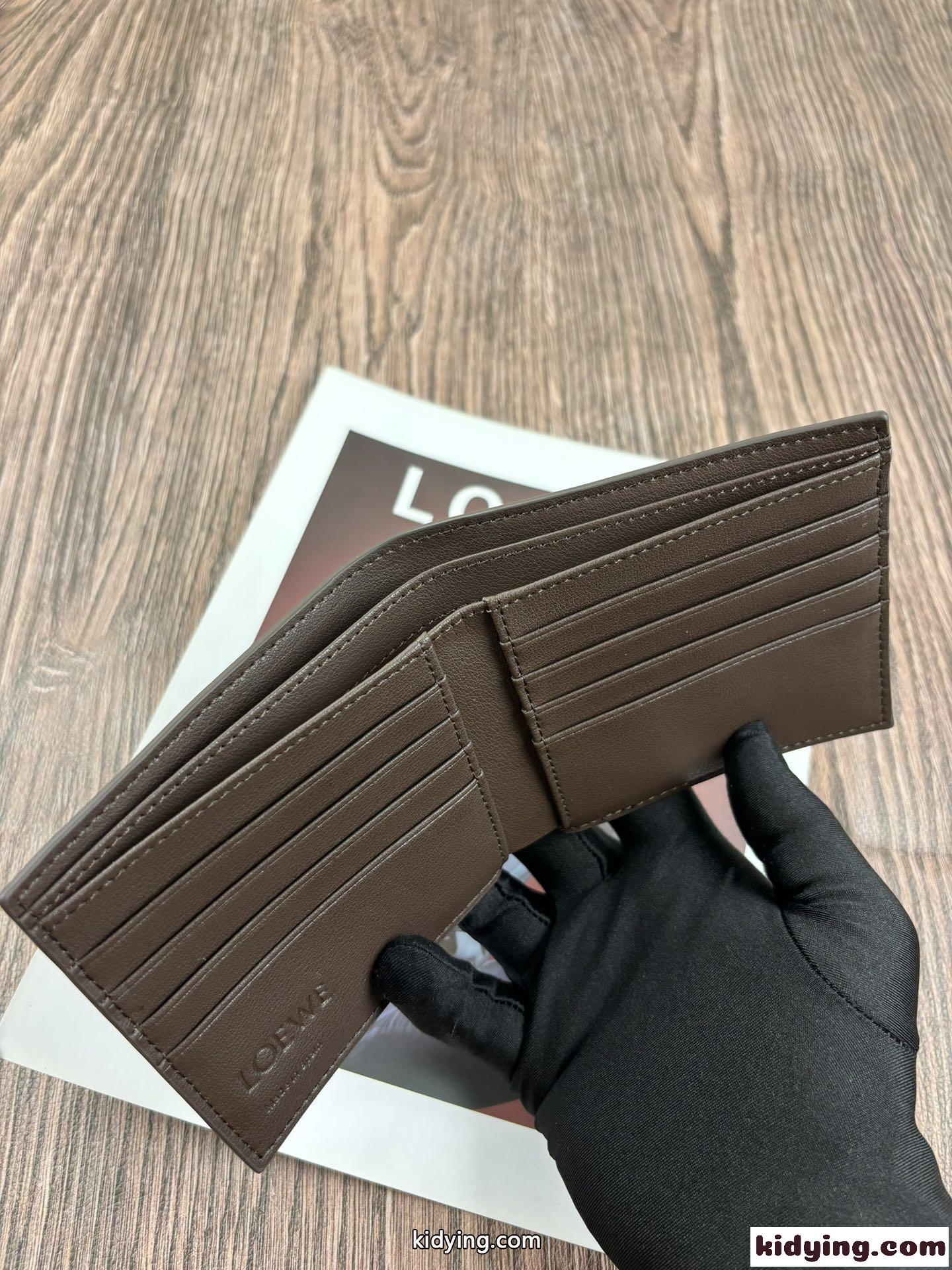 定番 人気 2つ折り財布 ロエベ 財布 コピー コンパクト ウォレット ダークブラウン-4