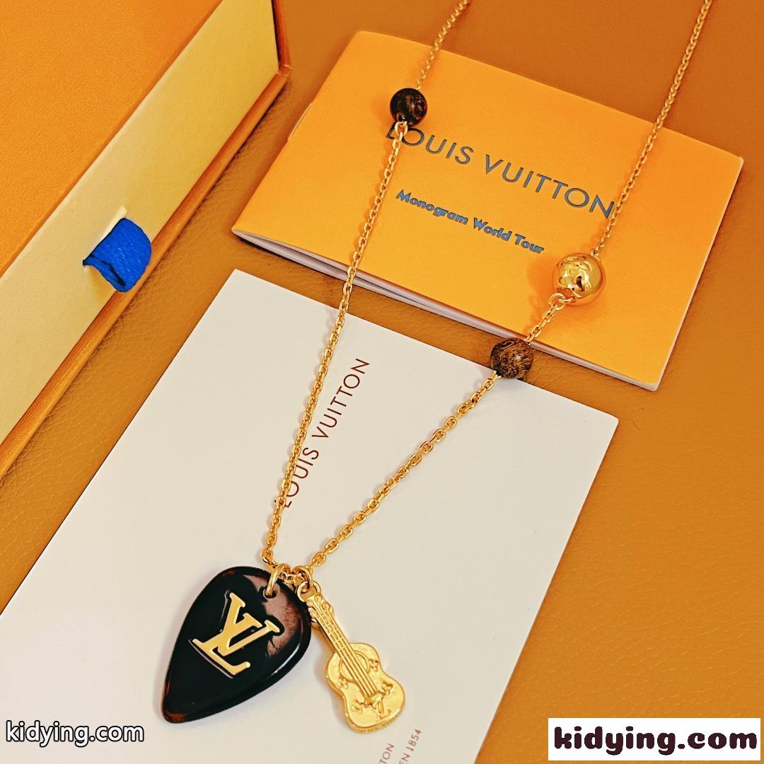 お洒落メンズに大人気♪LV ピックスペンダント ルイヴィトン ネックレス コピー ユニセックス M01865-0