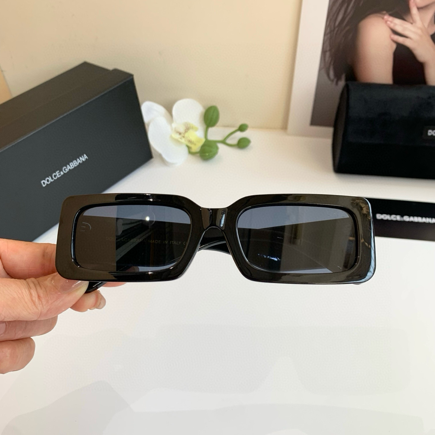 シンプル ロゴプレート アイウェア ドルチェ&ガッバーナ サングラス 偽物-2