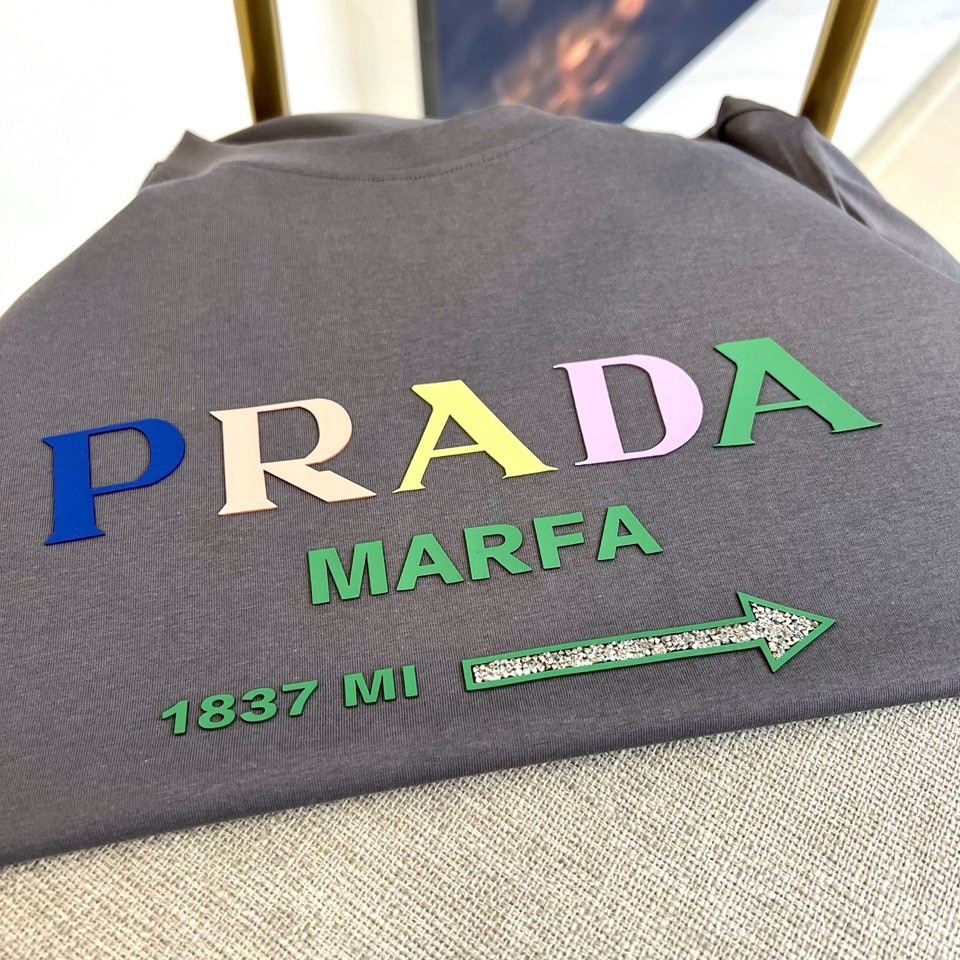 カジュアル ロゴ入り クルーネック プラダ Tシャツ コピー 半袖Tシャツ グレー-1