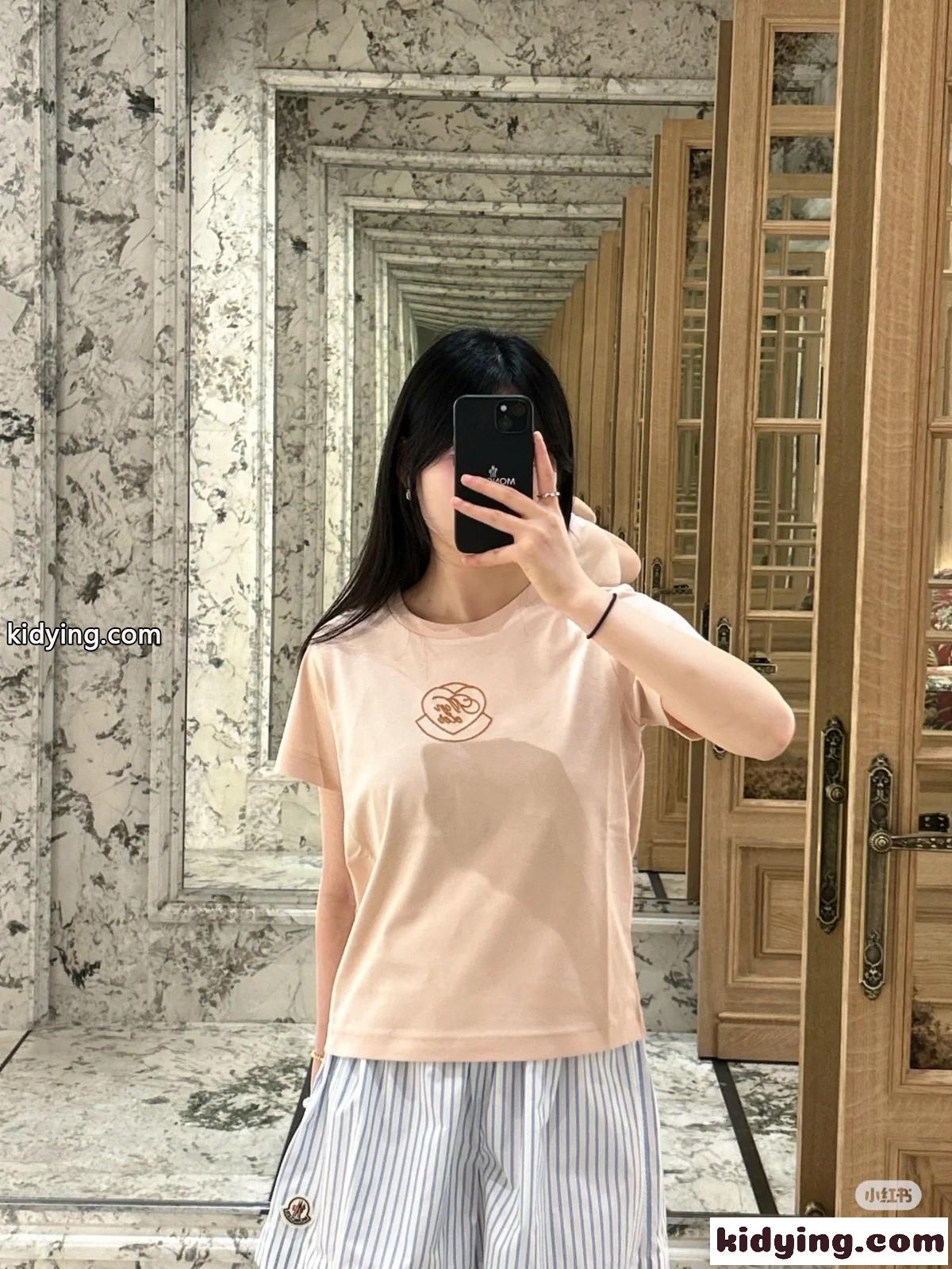 ハート ロゴ刺繍 コットン 半袖Tシャツ モンクレール Tシャツ 偽物 ピンク-5