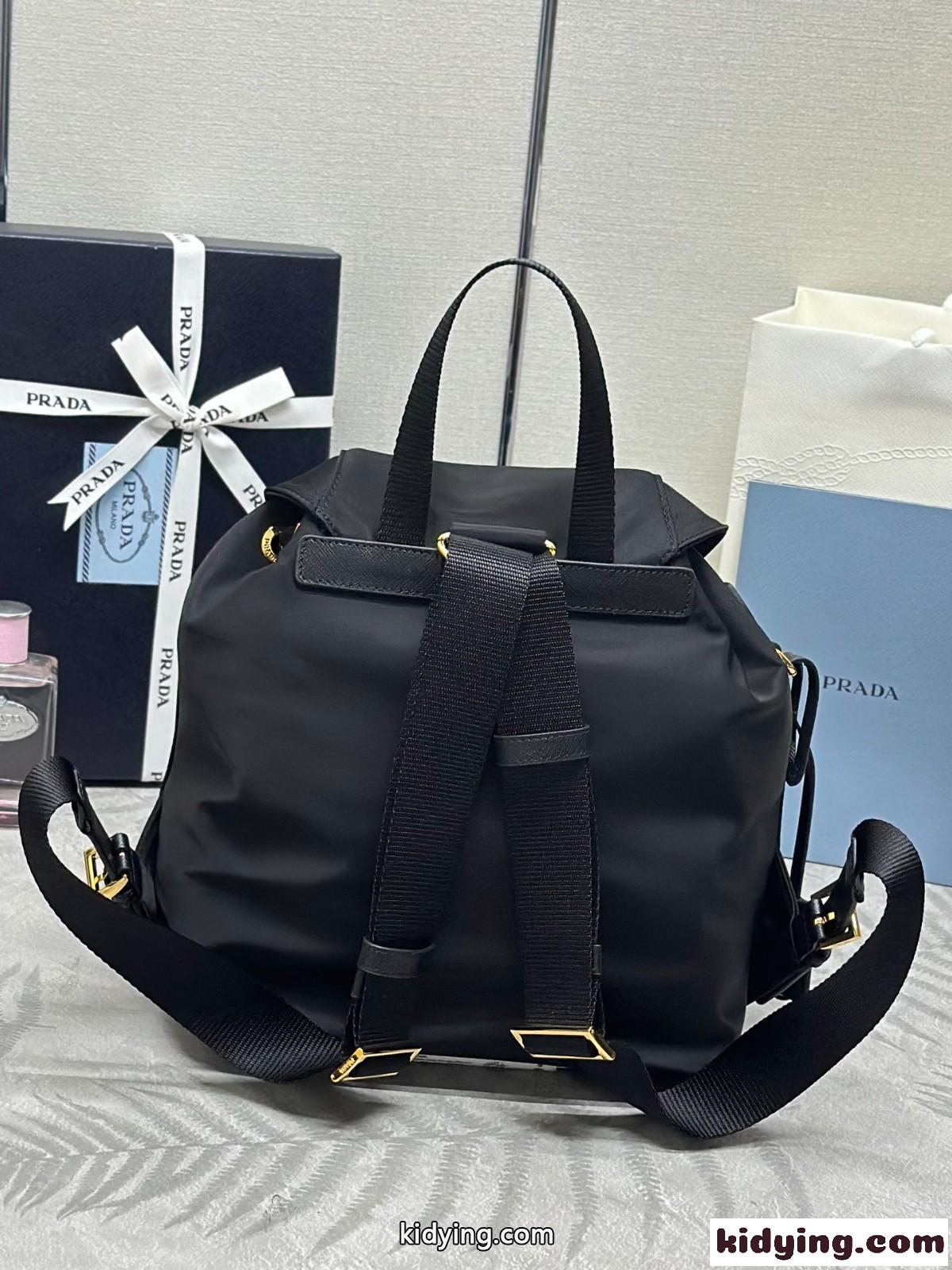 大人気！カジュアル バックパック リュック プラダ バッグ スーパーコピー 1BZ677 ブラック-1