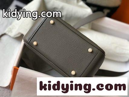 エルメス バッグ おすすめ コピー Lindyはリンディバッグの細部まで完全なデザインを残しております-2
