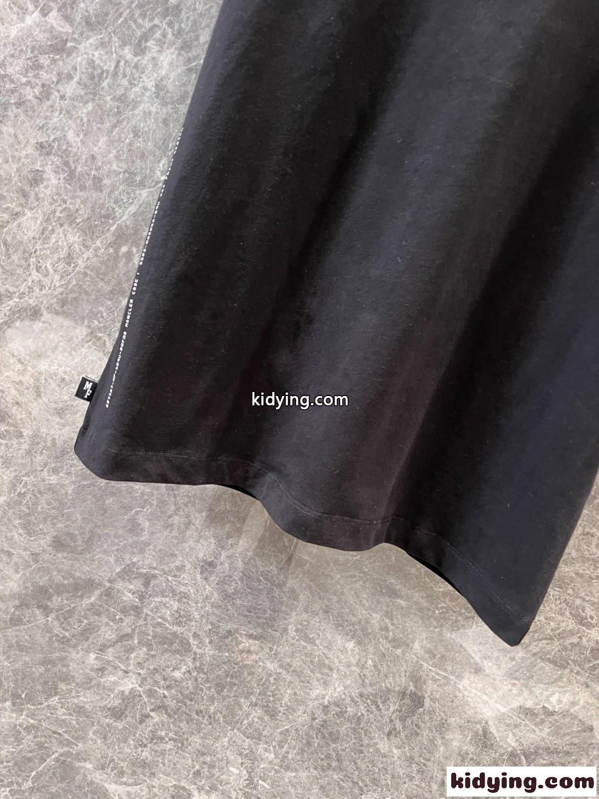 モンクレール Tシャツ コピー シンプル ロゴ入り コットン 半袖Tシャツ ユニセックス ブラック-3