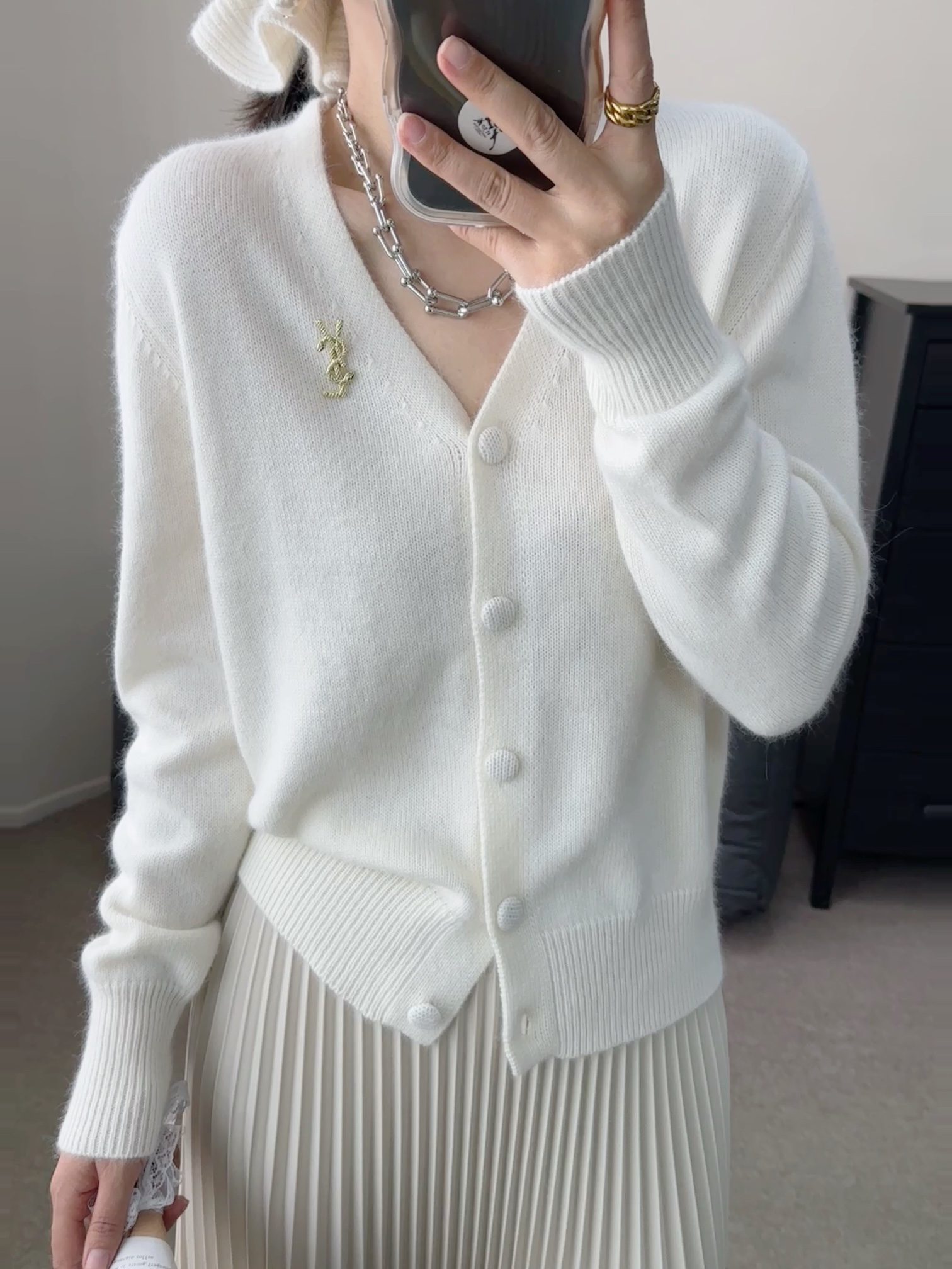 YSLササンローラン ニット ロゴN級品 Vネック 優雅 トップス 柔らかい セーターレディ アウター ホワイト-0