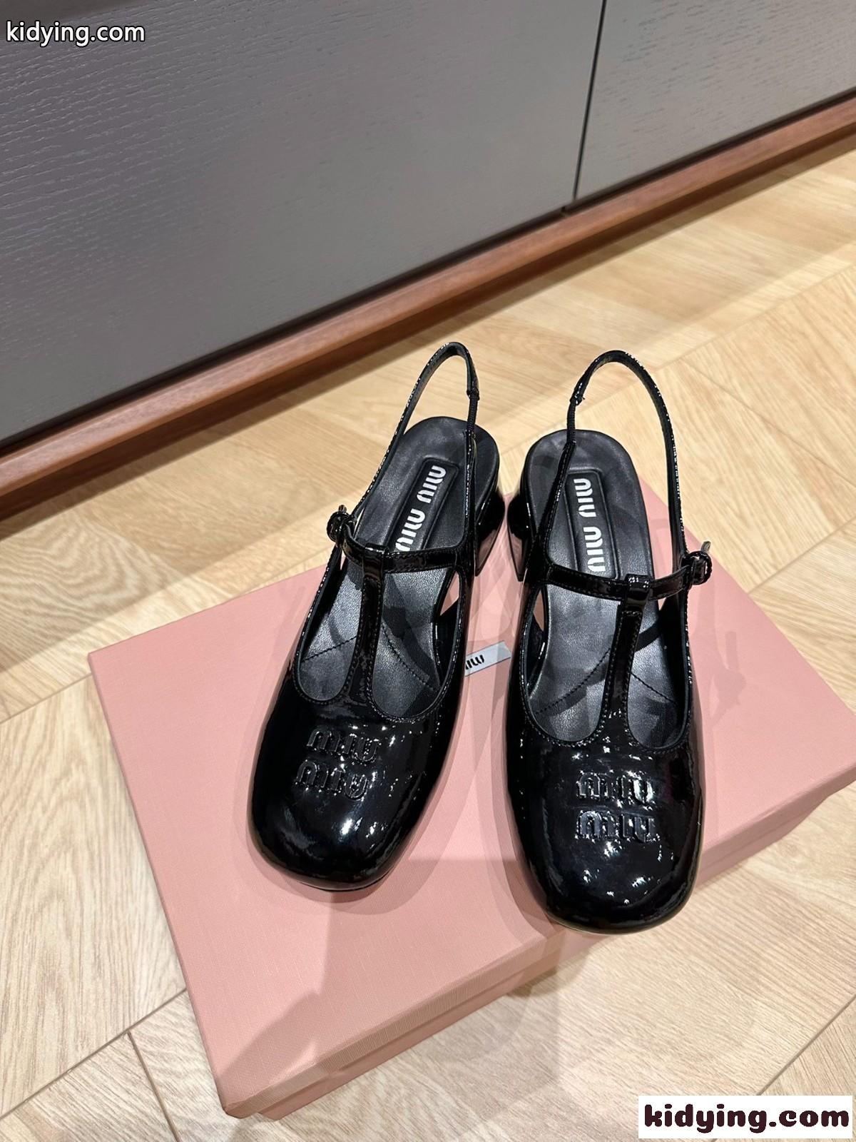 パテントレザー スリングバックパンプス ミュウミュウ パンプス スーパーコピー ブラック-2