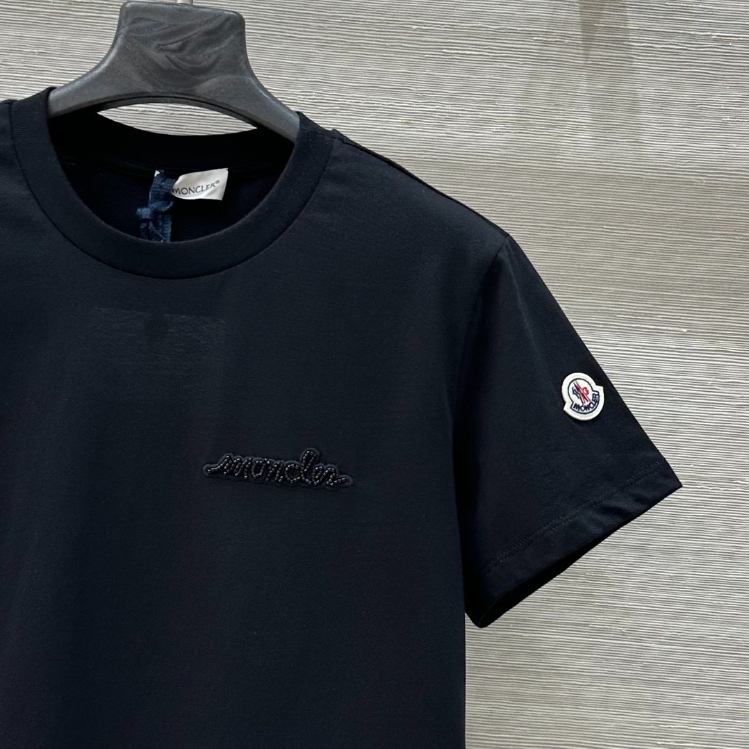 モンクレール Tシャツ コピー 定番 お洒落 ロゴ コットンTシャツ クルーネック ブラック-1